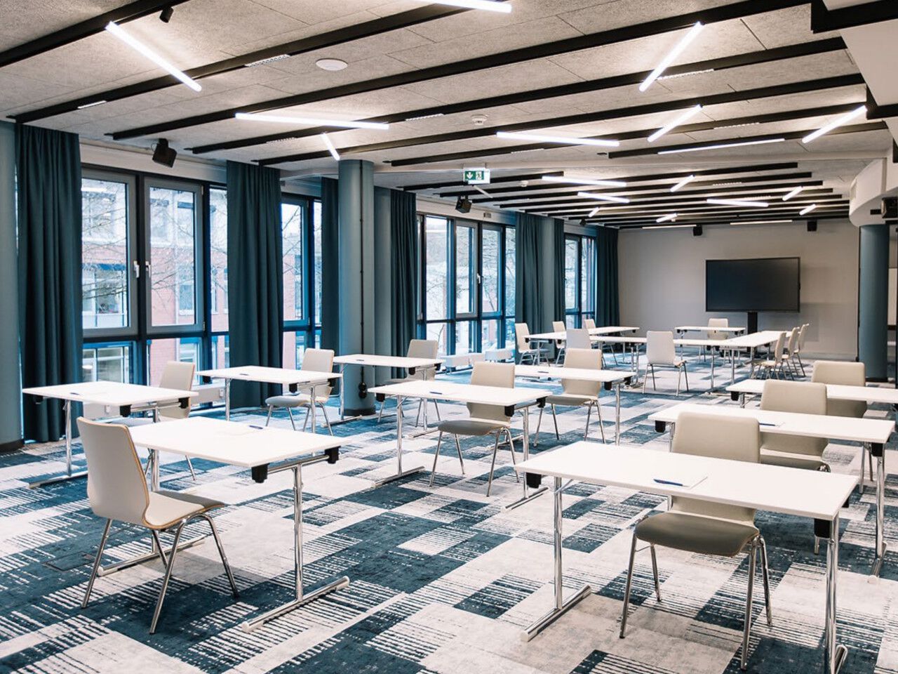 Прямоугольный складной стол для встреч SCHNEEWEISS interior Table ARCH-00136118 - Вид №1