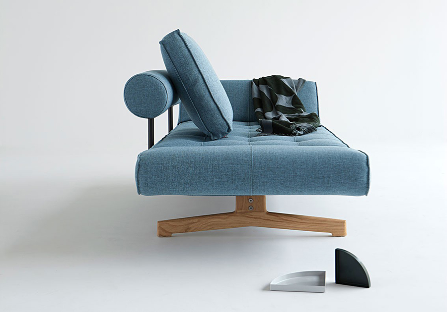 Диван Ghia с ножками из лакированного дуба и черной рамой, голубой Innovation Living GHIA525 - Вид №4