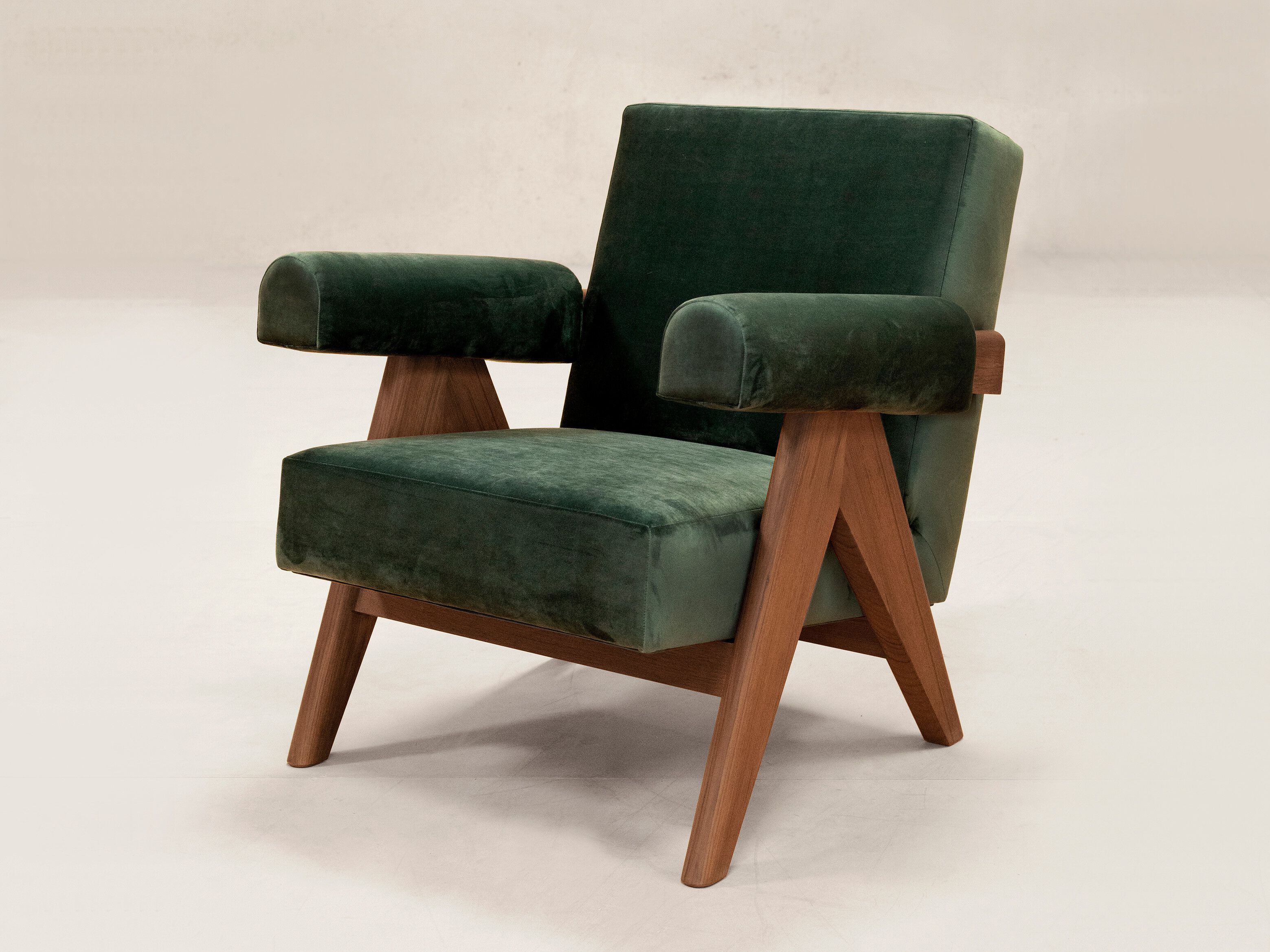 Тканевое кресло с подлокотниками Phantom Hands Project Chandigarh ARCH-00118675