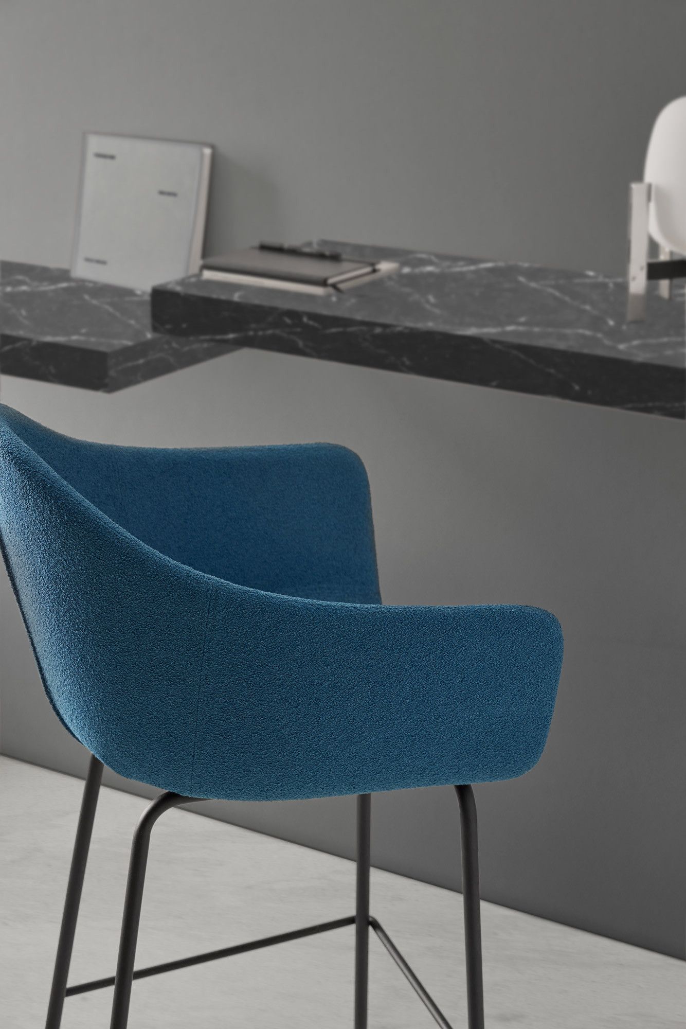 Высокий тканевый стул с подставкой для ног Blasco&Vila Nomad ARCH-00040540 - Вид №4