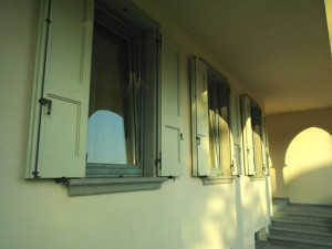 Деревянные окна-бронза