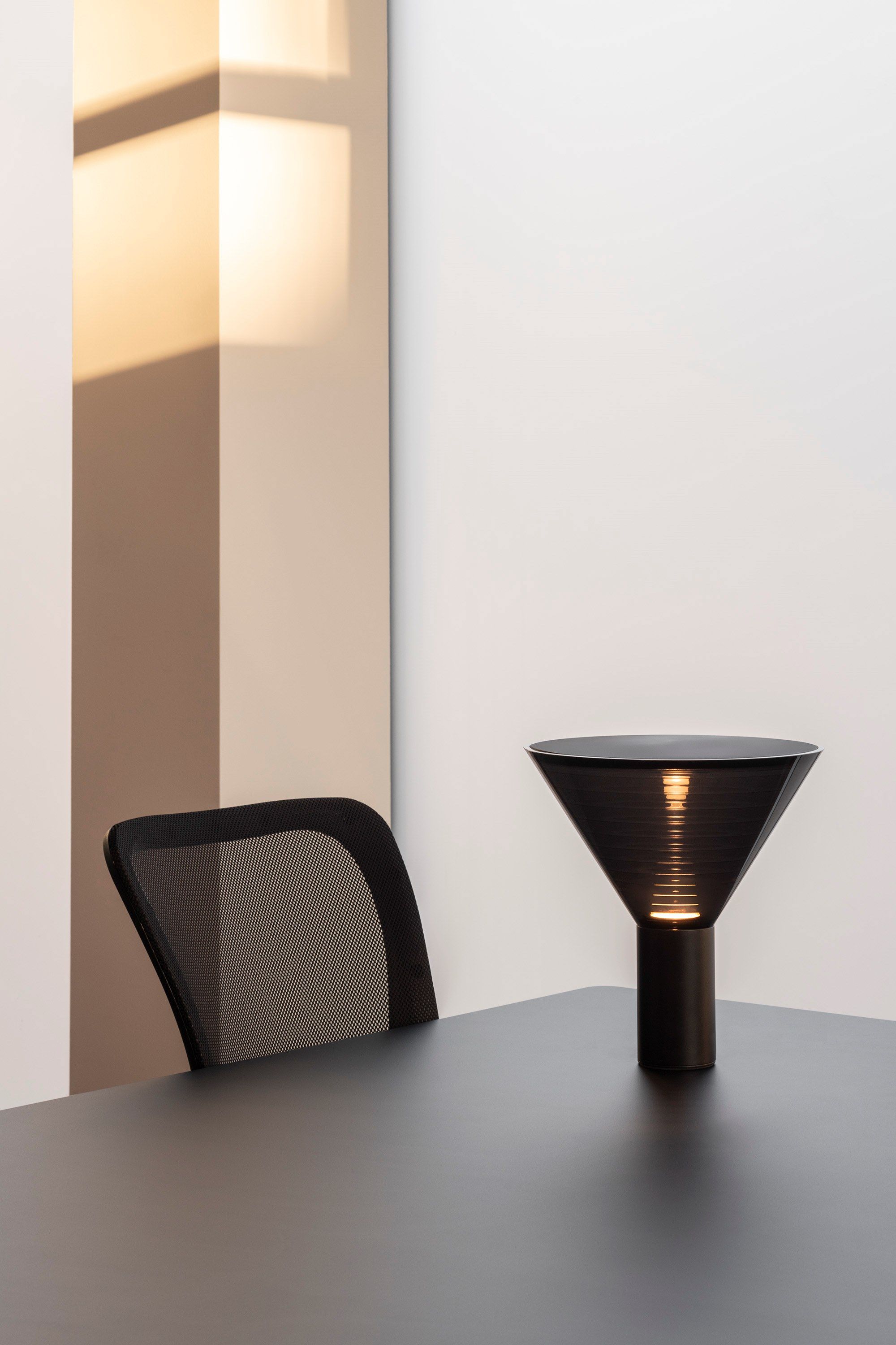 Светодиодная настольная лампа Artemide Look at Me ARCH-00111117 - Вид №1