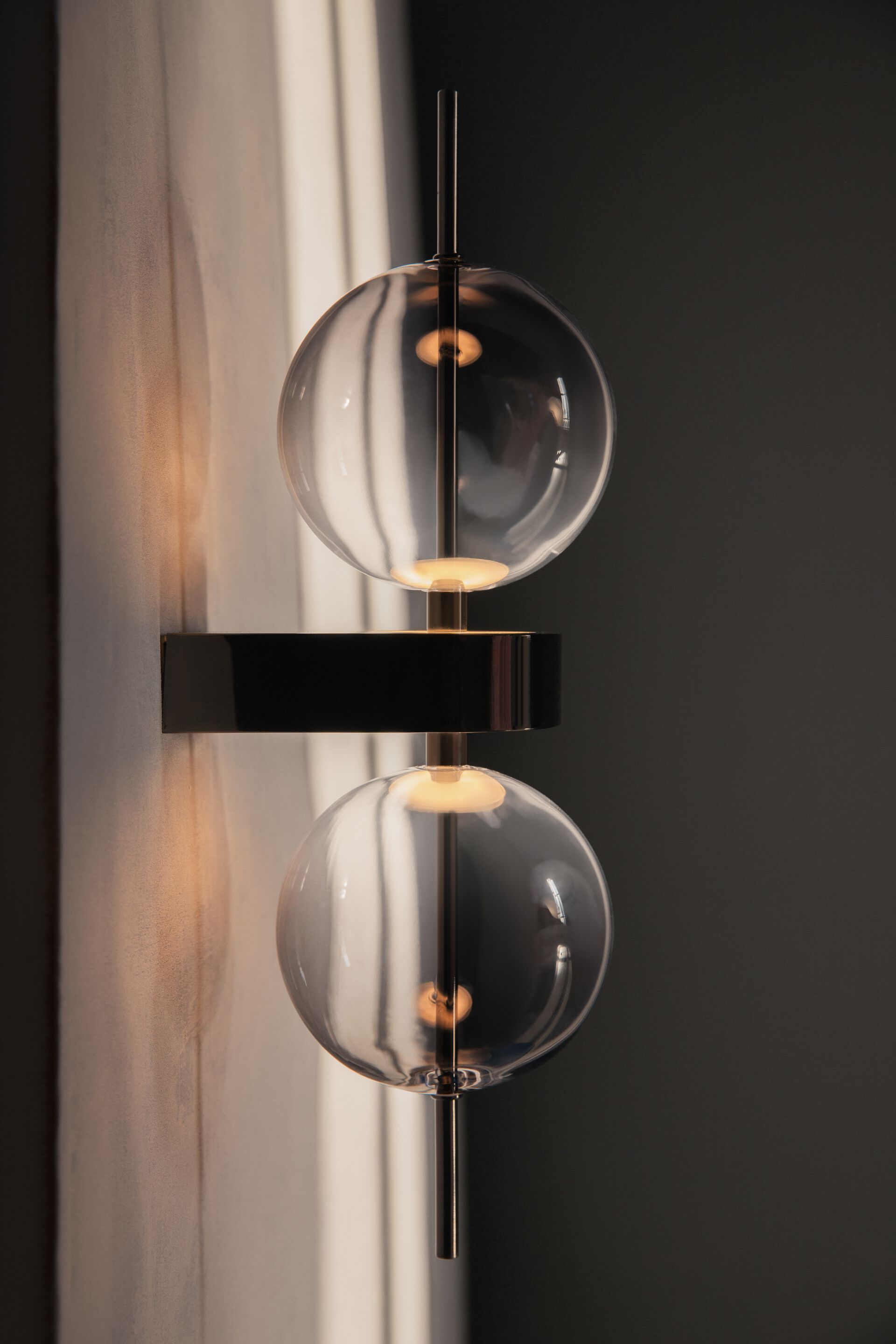 Стеклянный светодиодный настенный светильник Maytoni DOUBLE MOON ARCH-00046054 - Вид №2