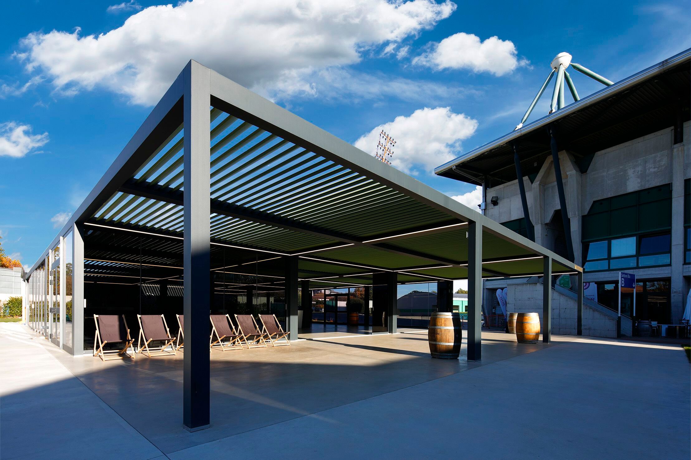 Самонесущая биоклиматическая беседка из алюминия с поворотными планками YCO WATERPROOF ARCH-00071080 - Вид №2