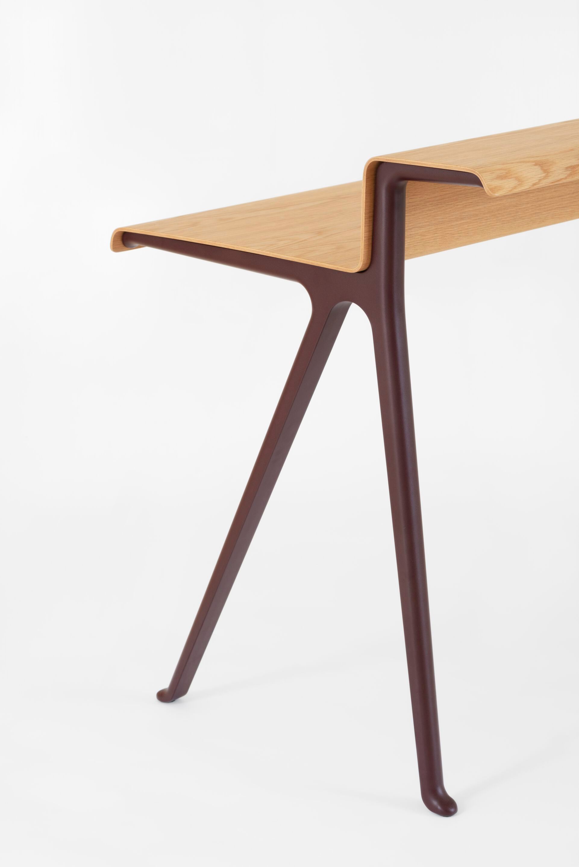 Деревянный письменный стол VITRA COURIER ARCH-00008379