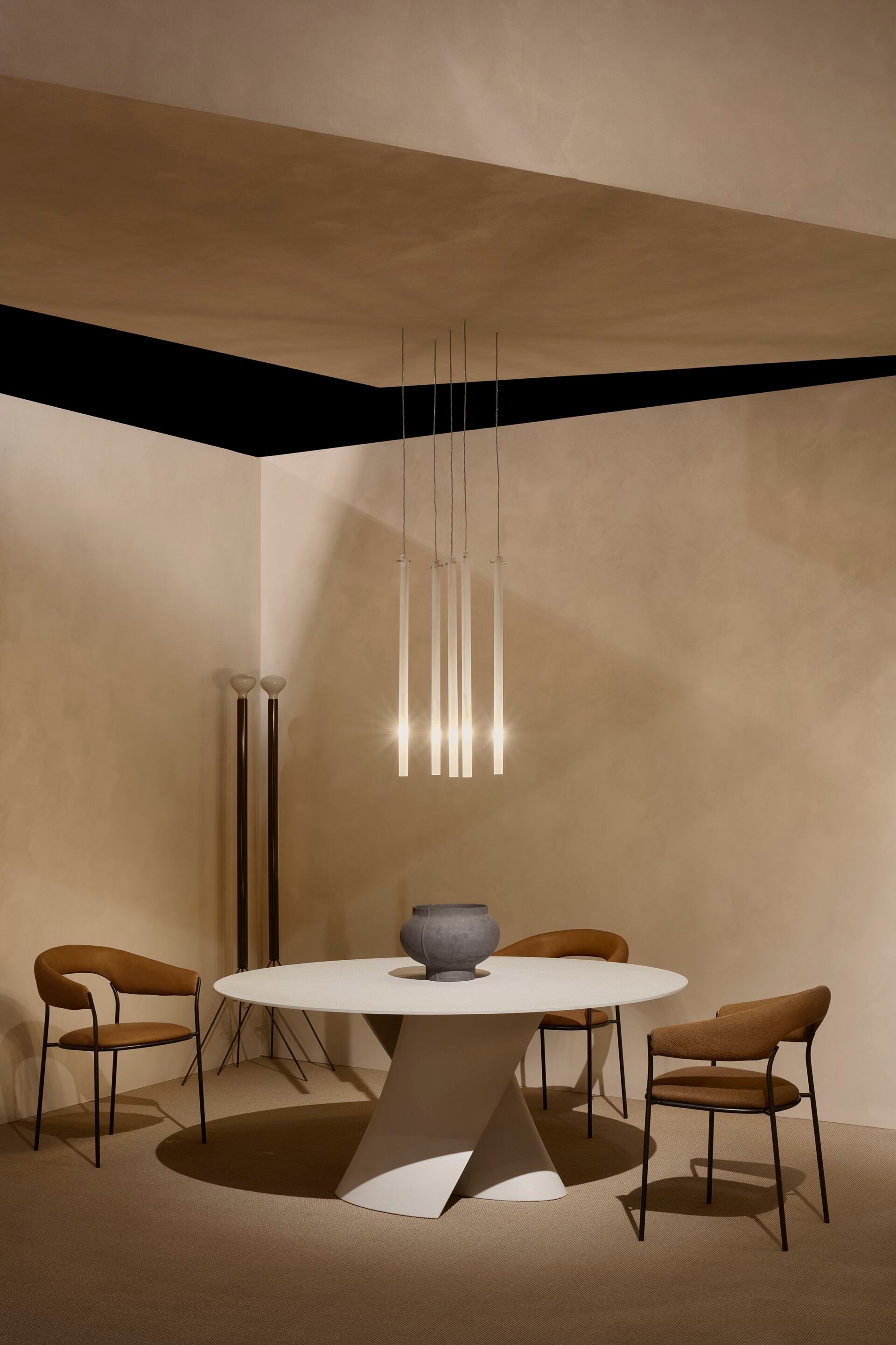 Круглый бетонный стол MDF Italia S TABLE ARCH-00040118