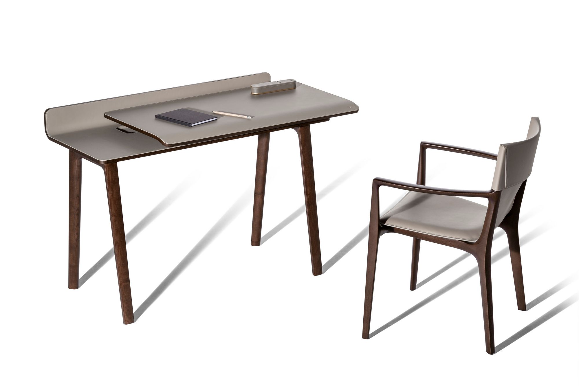 Письменный стол из массива дерева и кожаная столешница Poltrona Frau офис-системы управления ARCH-00153217 - Вид №4