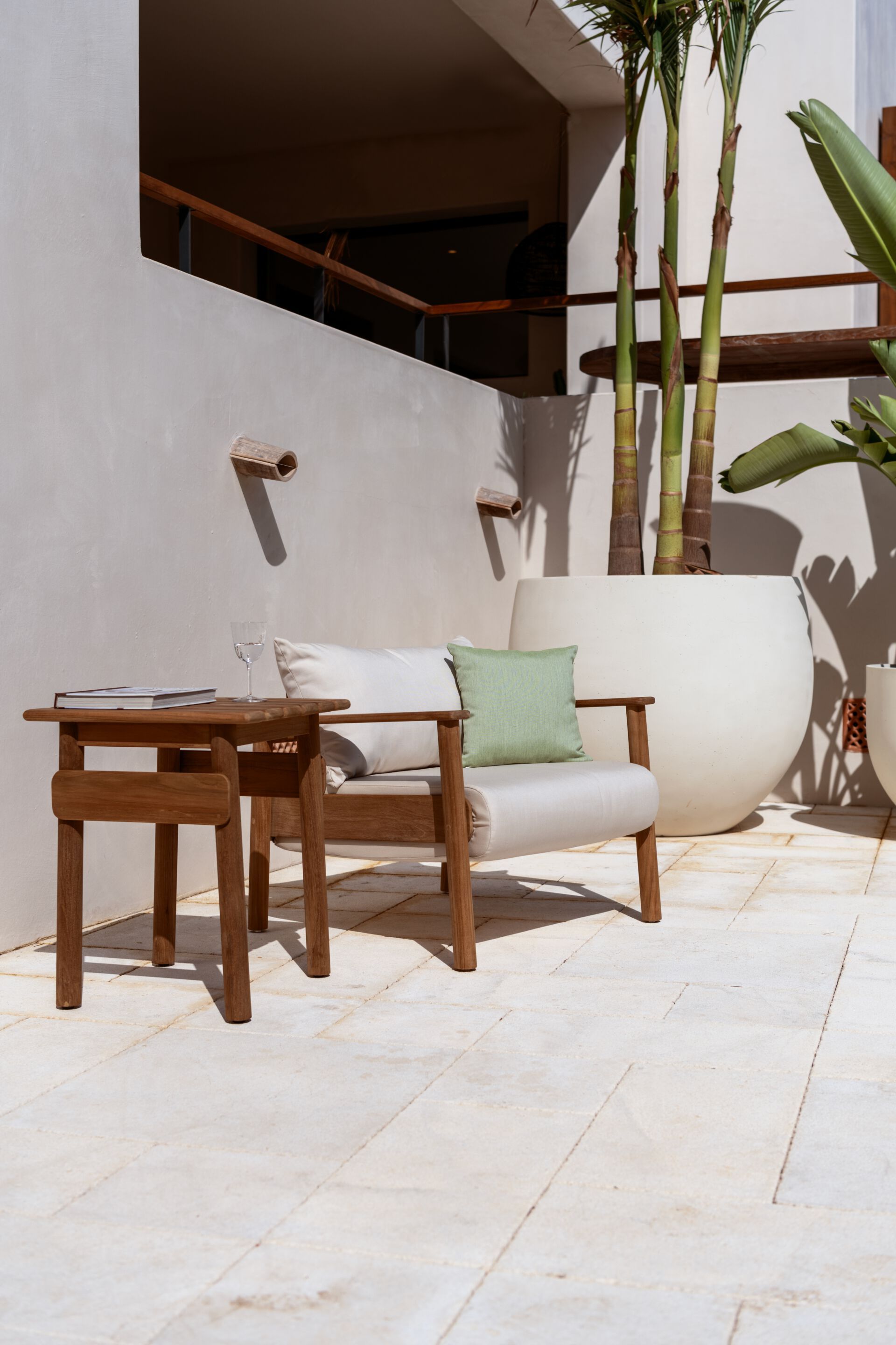 Садовое кресло из тикового дерева с подушками Sunbrella FJAKA Pomalo ARCH-00125828 - Вид №12