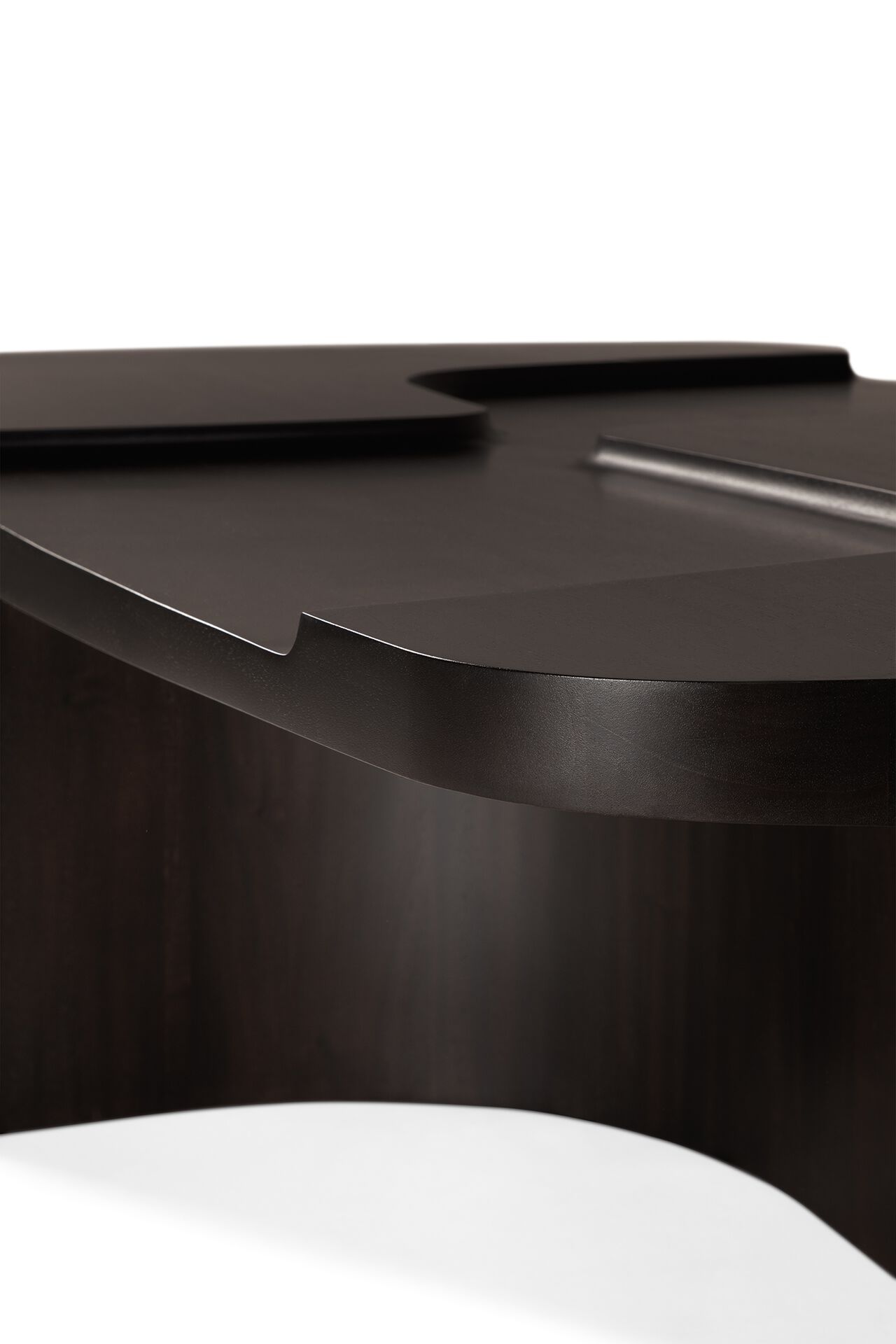 Прямоугольный низкий журнальный столик из красного дерева Ethnicraft Brutalist ARCH-00044388 - Вид №6