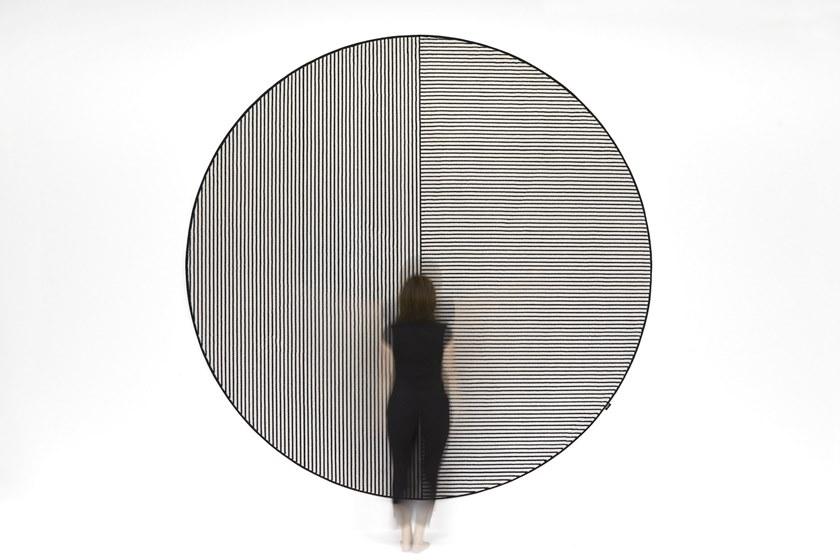 Antonio Lupi Design Круглый коврик из полосатого бархата Tramato Tr821 Antoniolupi  - Вид №2