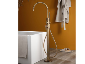 Напольный смеситель для ванны с ручным душем