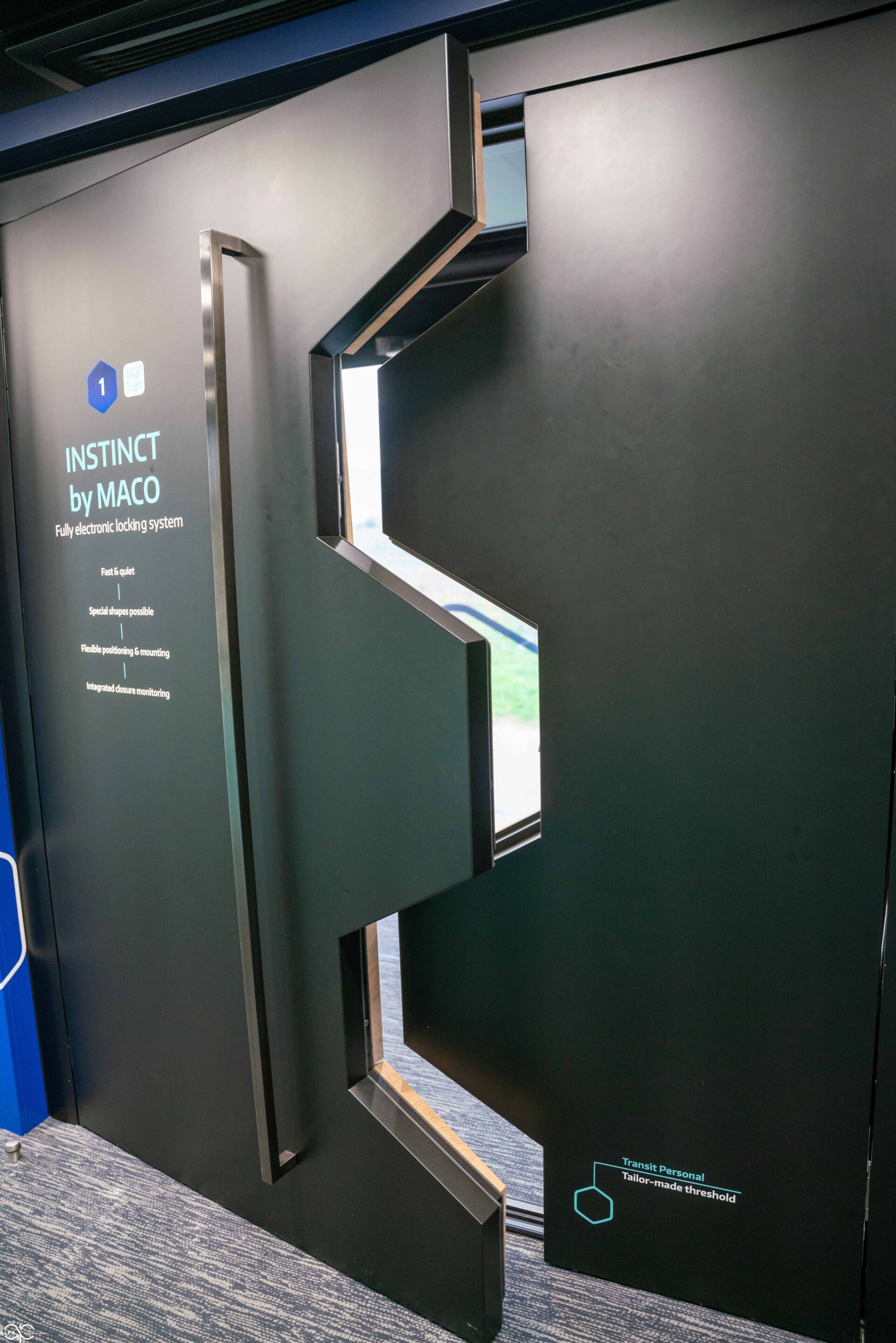 Многоточечная система запирания дверей без цилиндра MAICO INSTINCT ARCH-00117614 - Вид №3