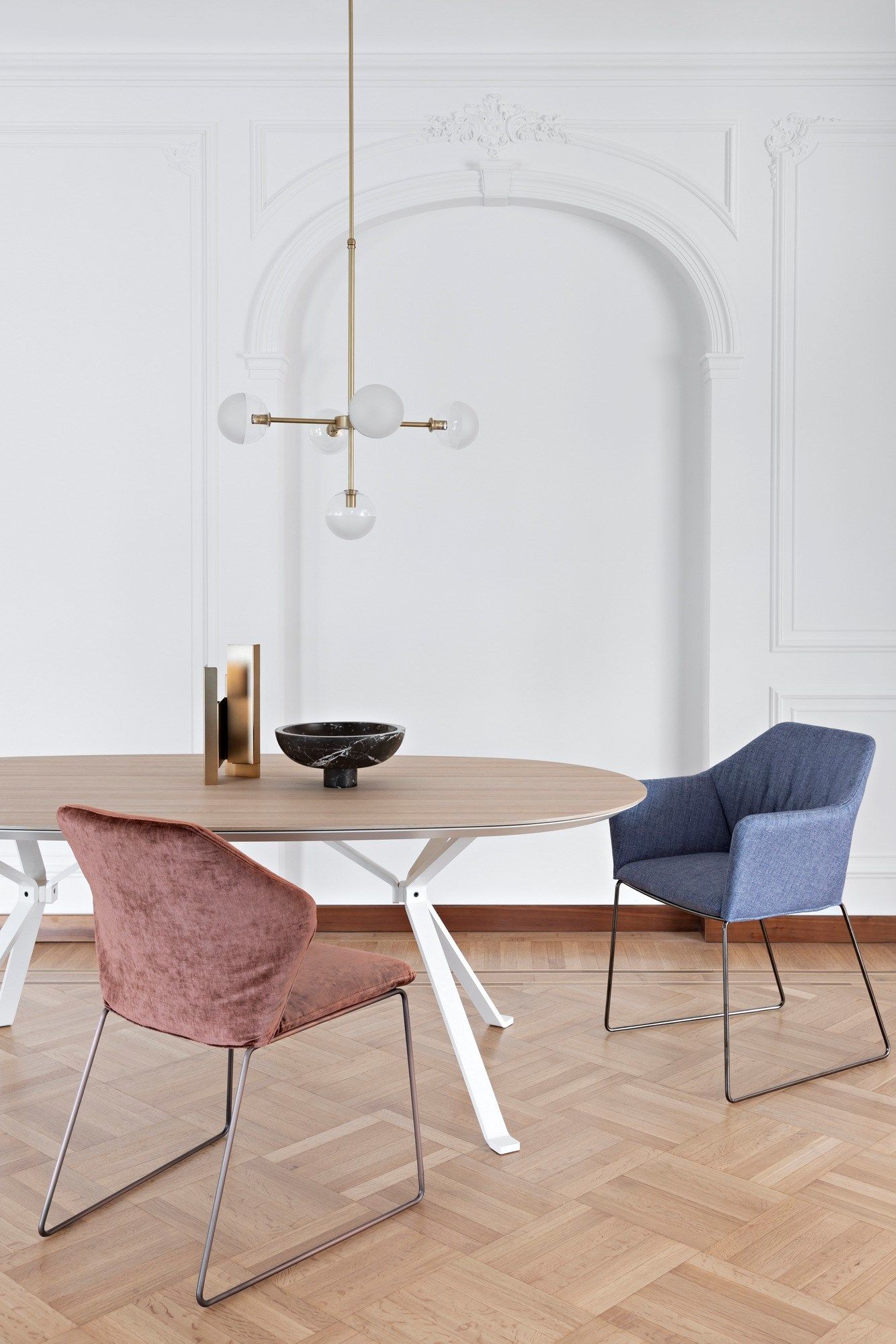 Мягкий тканевый стул с подлокотниками Saba Italia Нью-Йорк ARCH-00131861 - Вид №3