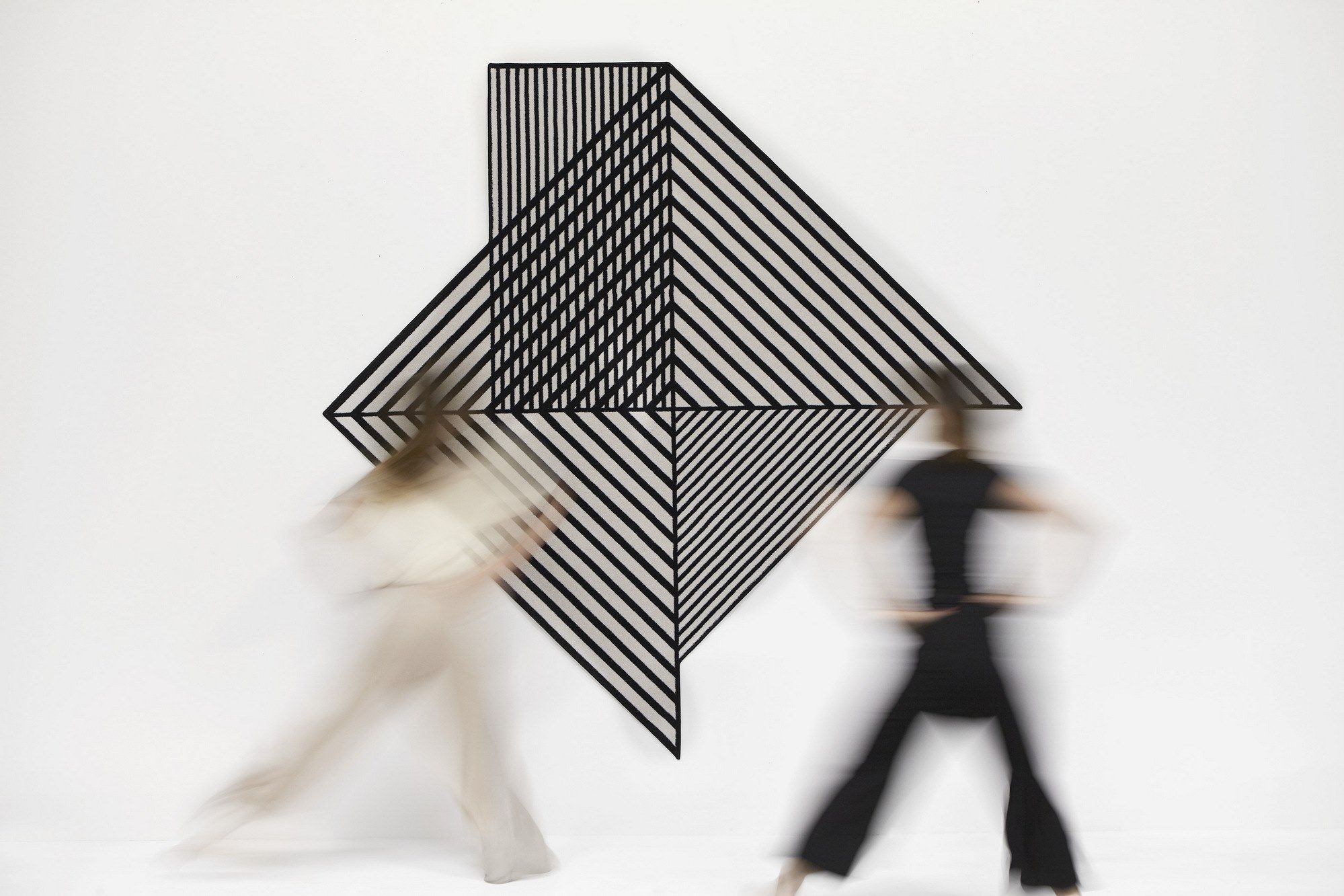 Полосатый бархатный ковер Antoniolupi Tramato ARCH-00111351 - Вид №3