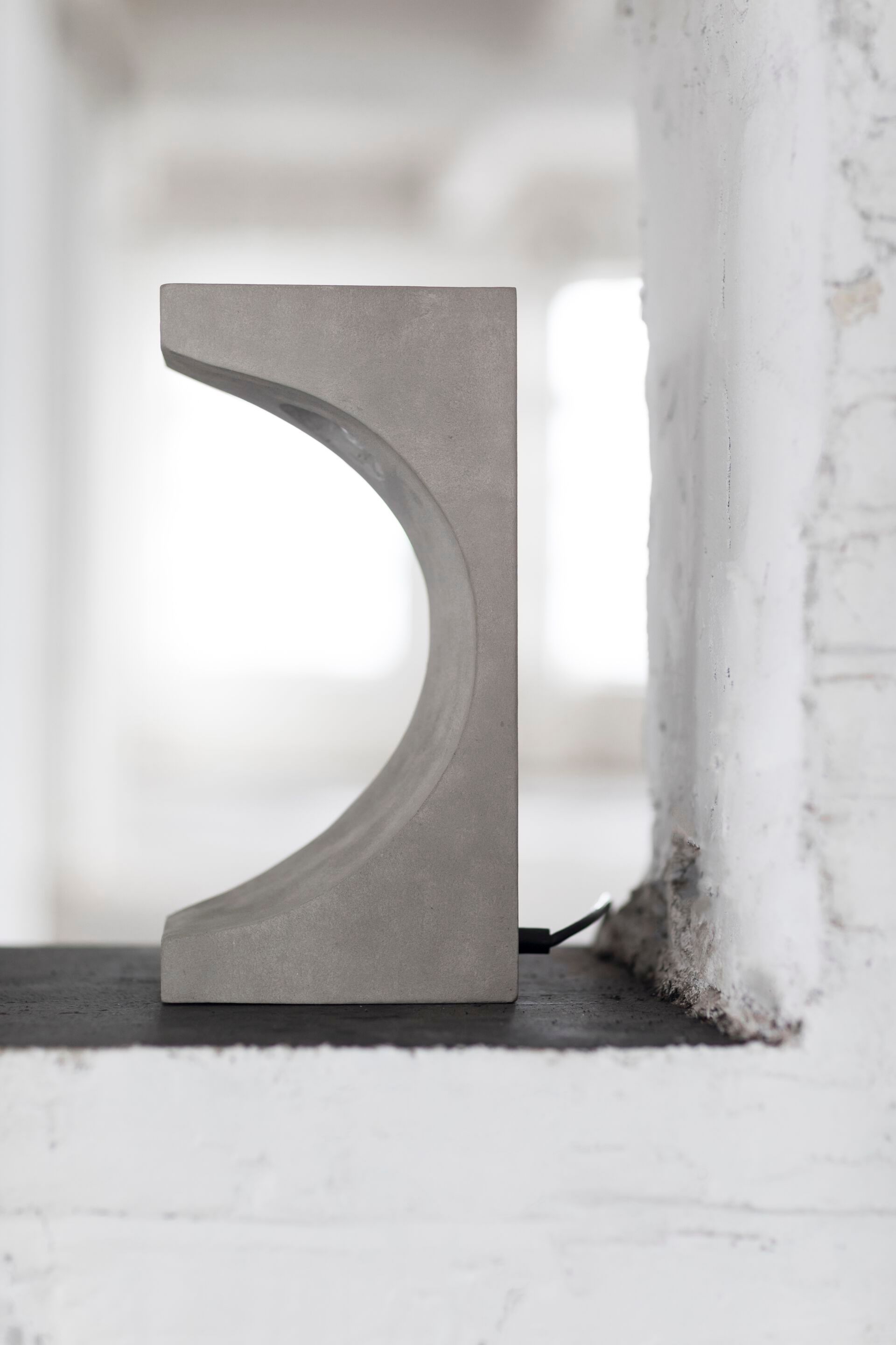 Бетонная светодиодная настольная лампа Serax Освещение от Патрика Пэриса ARCH-00055454 - Вид №6