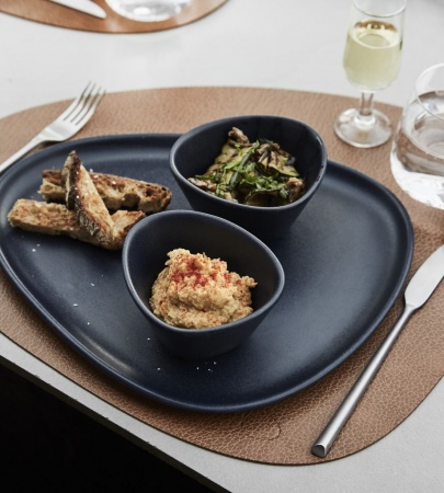 990168 Тарелка средняя (30х26х1,5см) каменная керамика, темно-синий;LIND DNA  - Вид №2