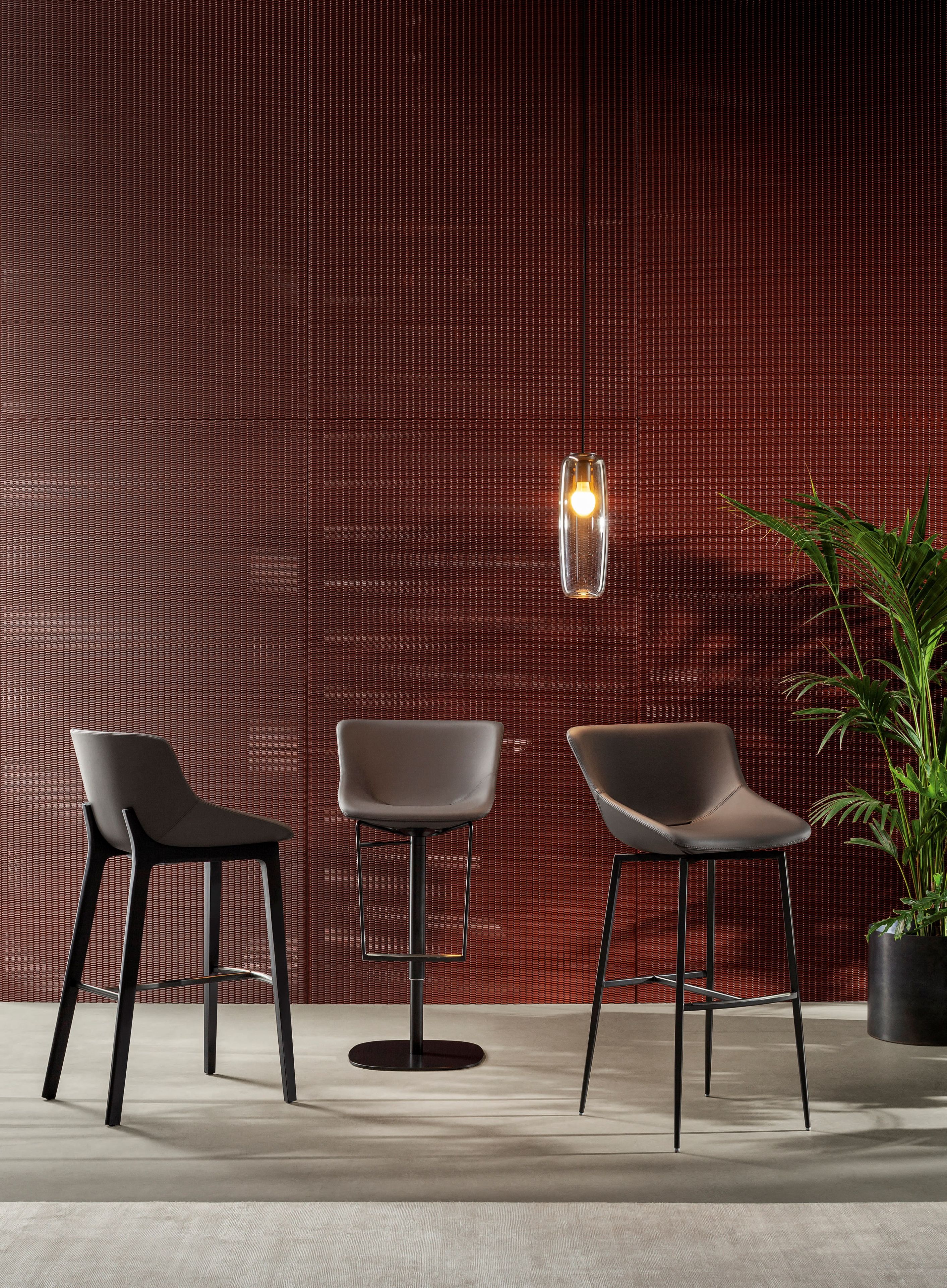 Кожаный поворотный стул с подставкой для ног BONALDO Artika ARCH-00006127 - Вид №1