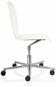 Brunner Офисное кресло в коже с 5 спицами на колесах Fina