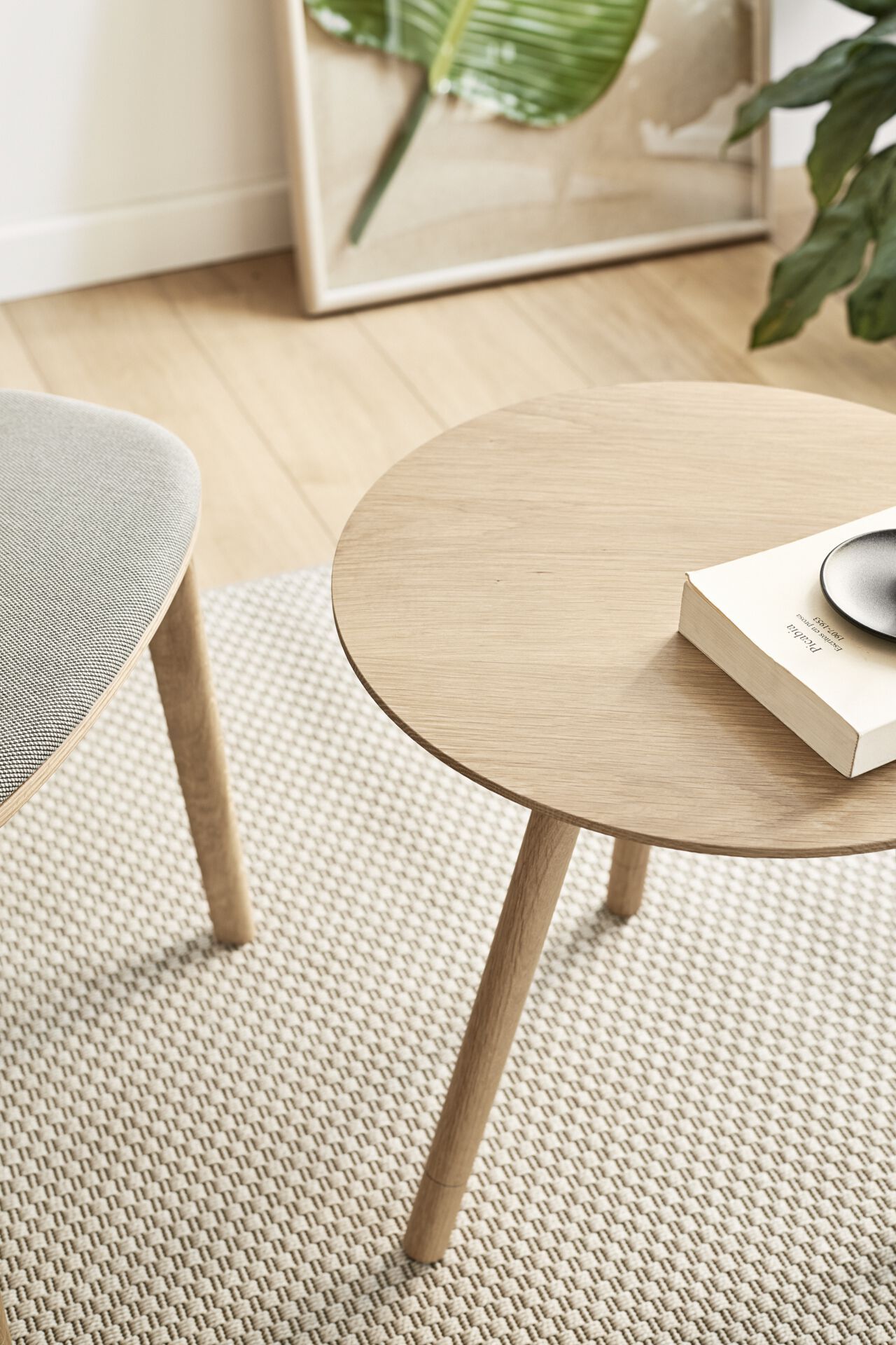 Круглый деревянный журнальный столик Omelette Editions BISON ARCH-00096655 - Вид №3