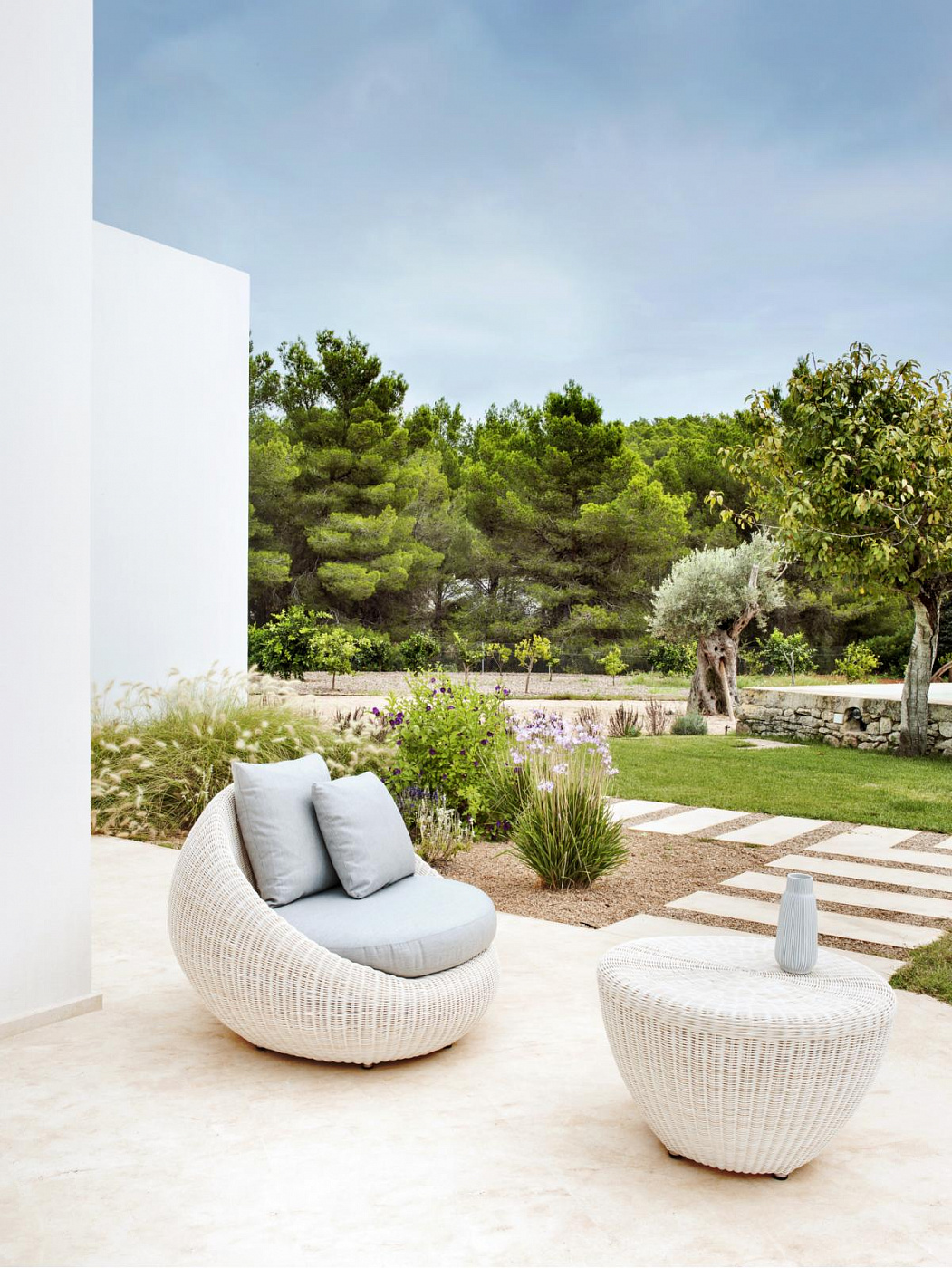 106792 Приставной столик Ø 70 Point Bubble POINT1920