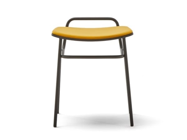 Низкий металлический стул с мягким сиденьем Blasco&Vila Fosca ARCH-00052268