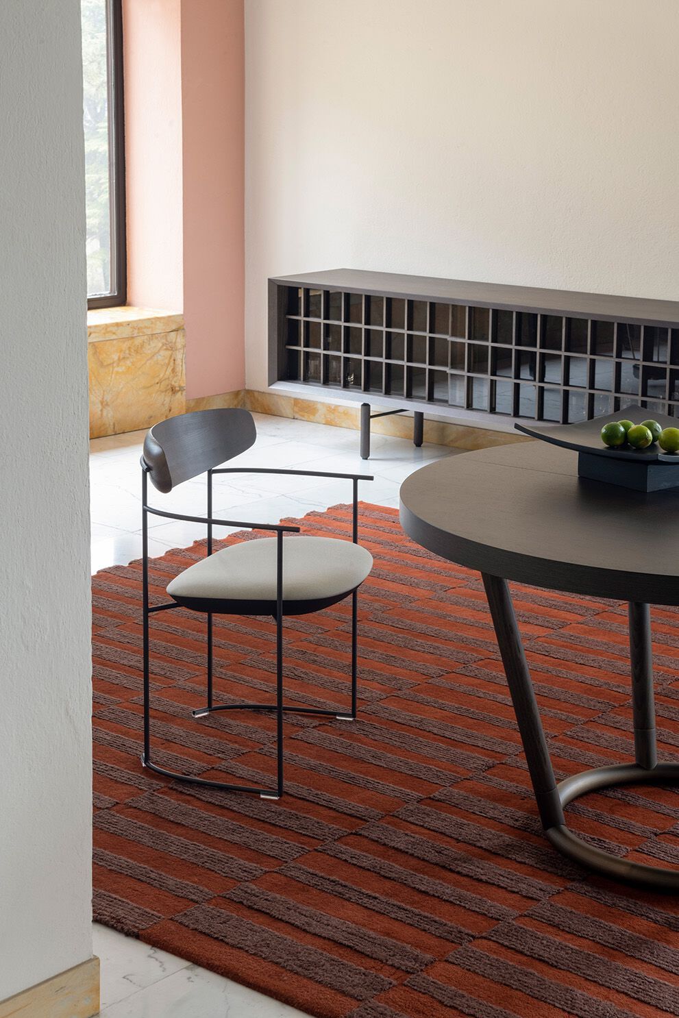 Металлический стул с подлокотниками Potocco Keel Light ARCH-00011166 - Вид №1