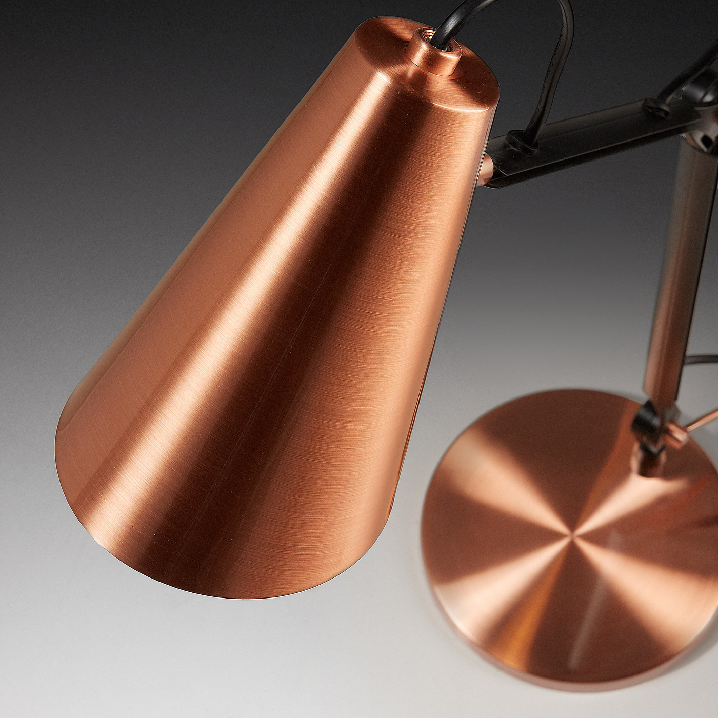 052489 Настольная лампа Paola La Forma Ambit