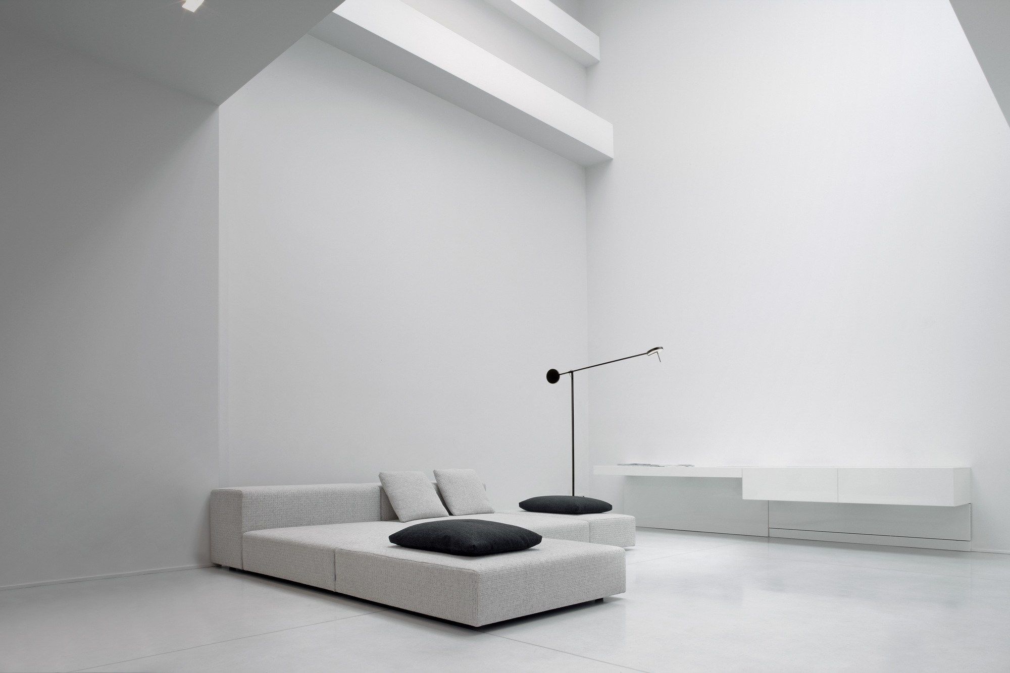 Стальная регулируемая светодиодная напольная лампа LedsC4 Invisible ARCH-00119446 - Вид №2