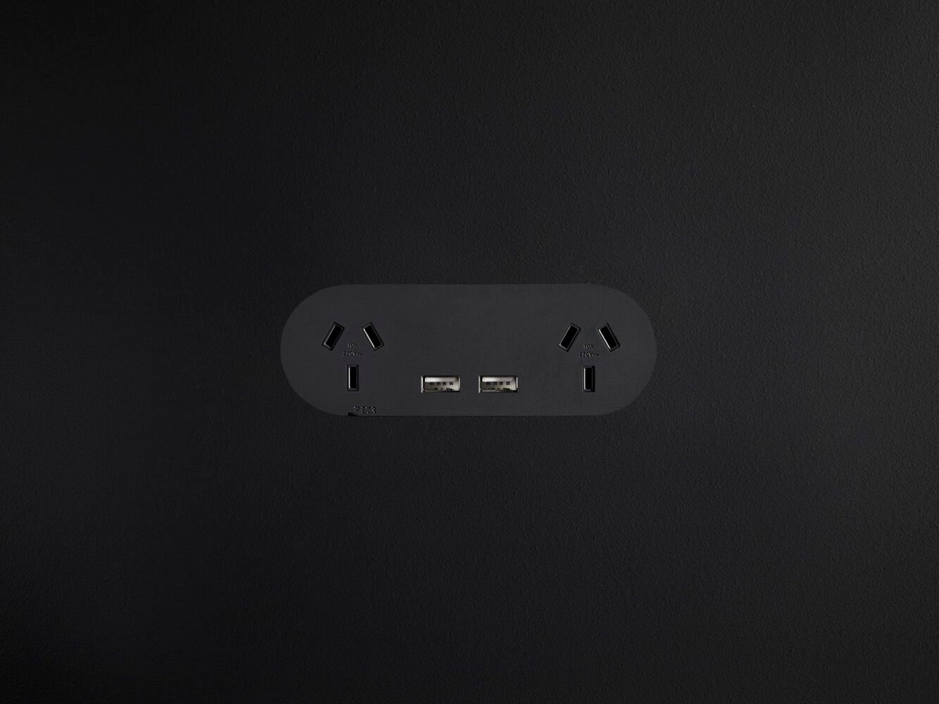 Двойная поликарбонатная электрическая розетка с USB ZETR M / MOVE ARCH-00059834