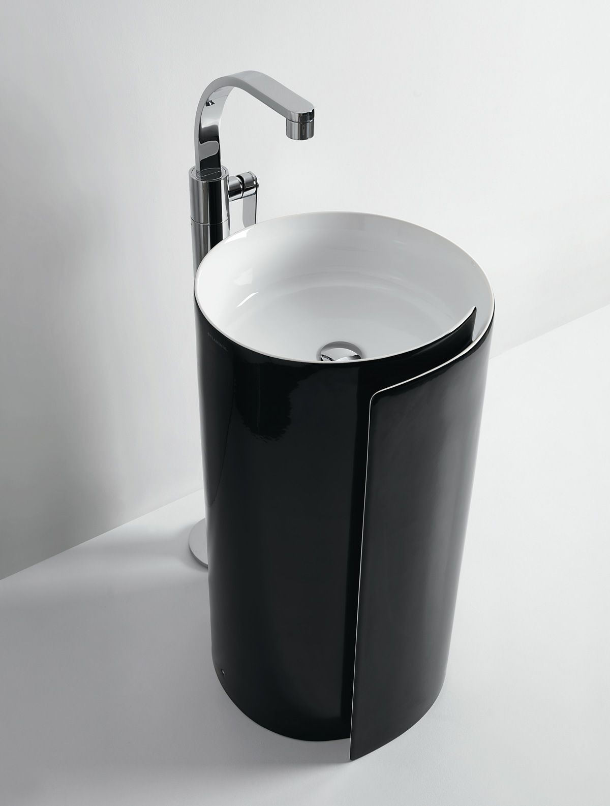 Керамическая отдельно стоящая круглая одиночная раковина Ceramica Flaminia Roll ARCH-00038668 - Вид №9