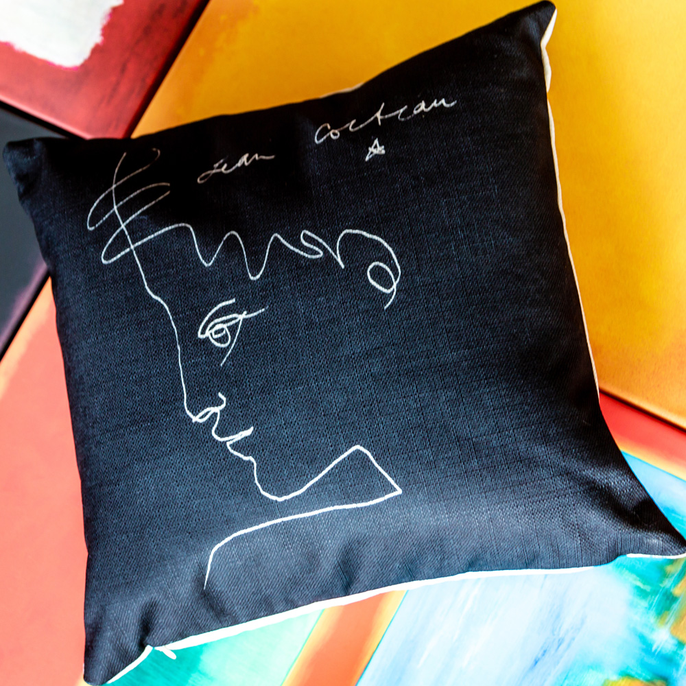 4314204 Арт-подушка «Автопортрет» Object Desire  - Вид №1