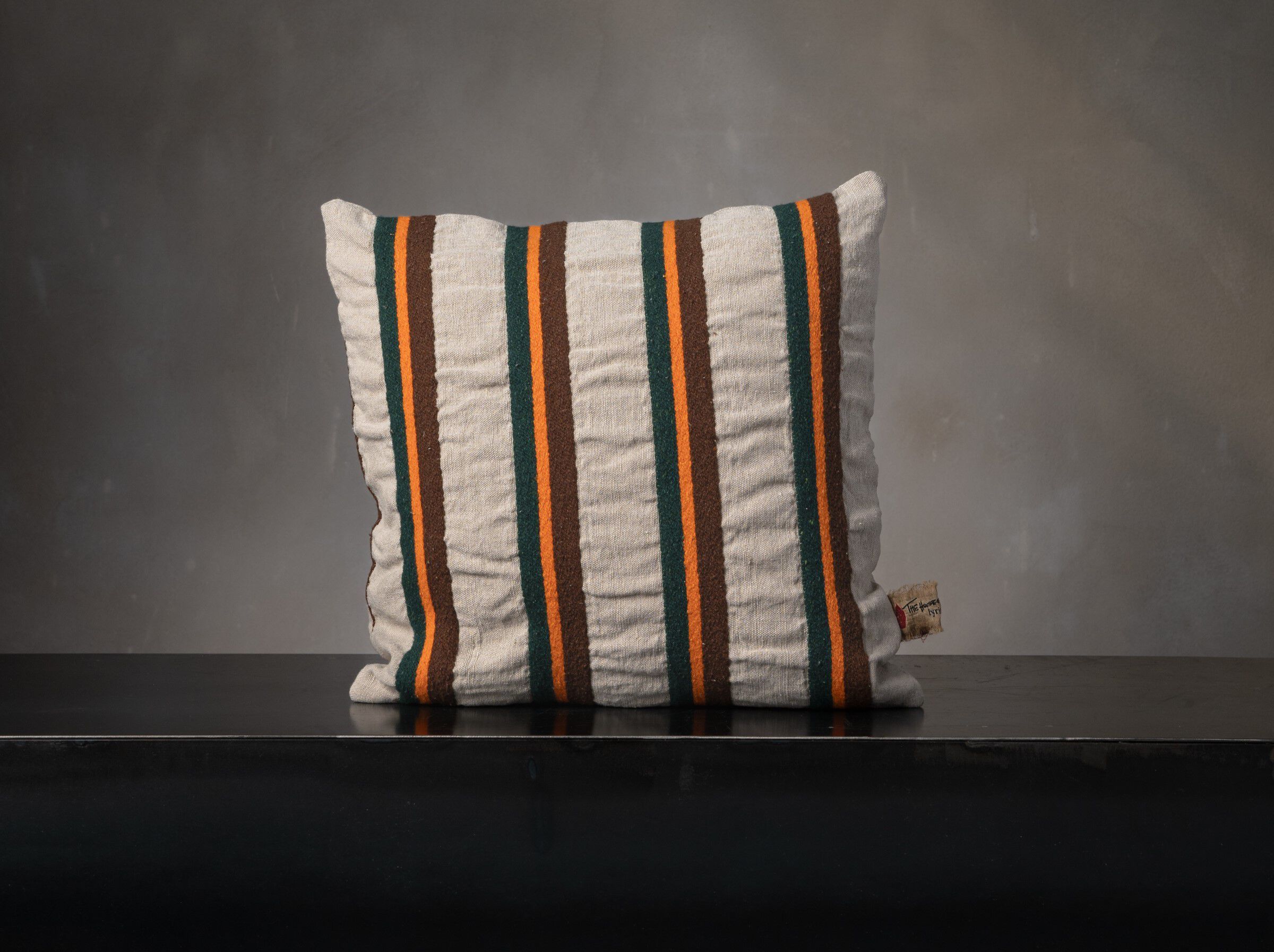 Квадратная льняная подушка The House of Lyria VATE ARCH-00147383