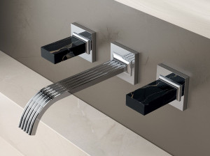 Латунный настенный смеситель для раковины с 3 отверстиями