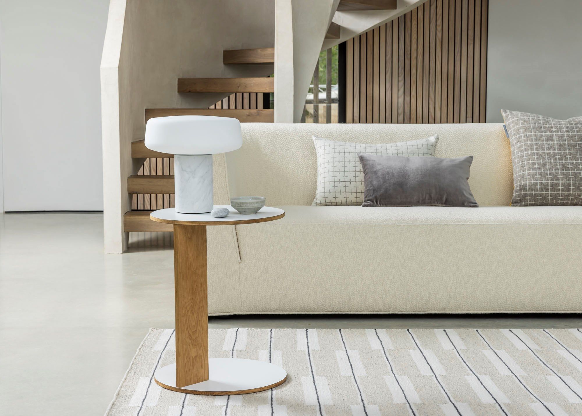 Круглый журнальный столик из ламината Case OVERHANG ARCH-00124491 - Вид №3