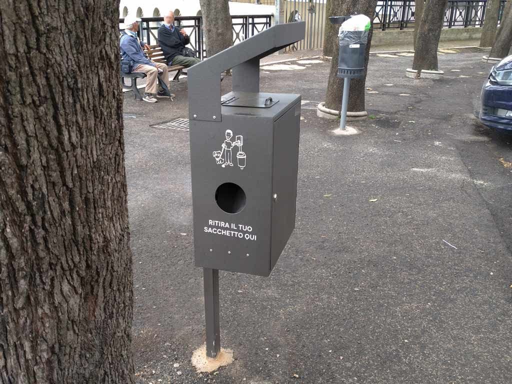 Оцинкованная стальная корзина для мусора для собак EUROCOMITALIA современная мебель ARCH-00063280 - Вид №3