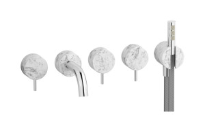 Настенный смеситель для ванной на 5 отверстий с дивертером и душевым гарнитуром. WE ARE IB mr398cc_1 Chrome Marmo