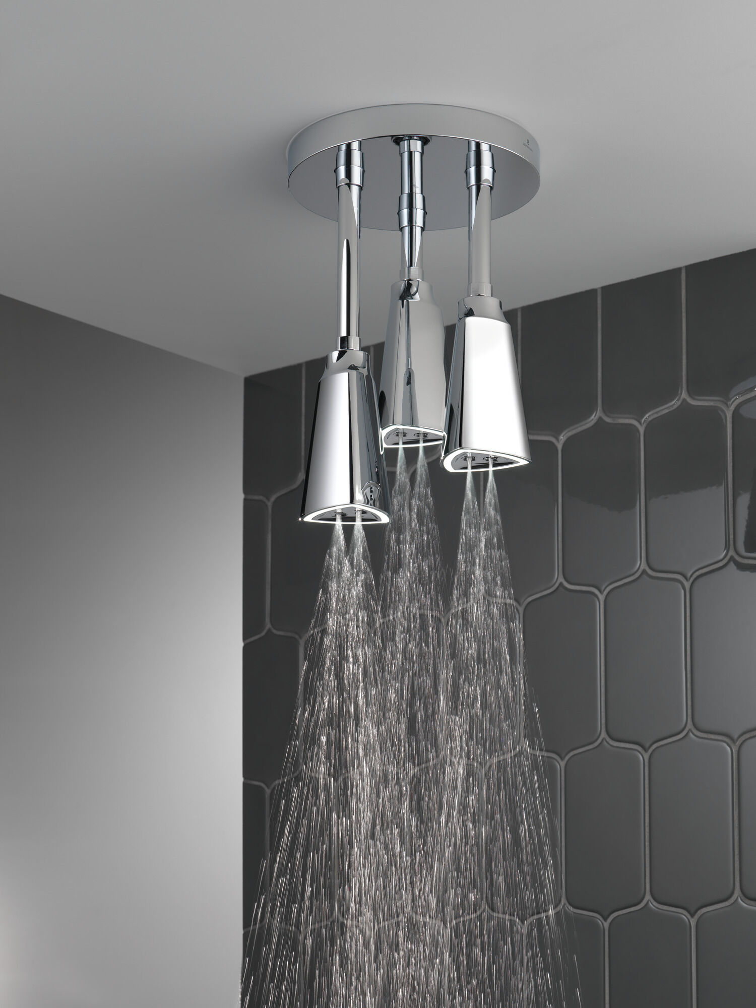 57140-KS25-L Подвесная душевая лейка Raincan со светодиодной подсветкой H2Okinetic® Delta Faucet Universal Showering Черный нержавеющий  - Вид №4
