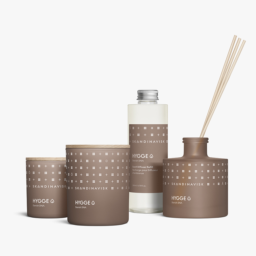 SK20109 Свеча ароматическая hygge с крышкой, 200 г (новая) S K A N D I N A V I S K  - Вид №1