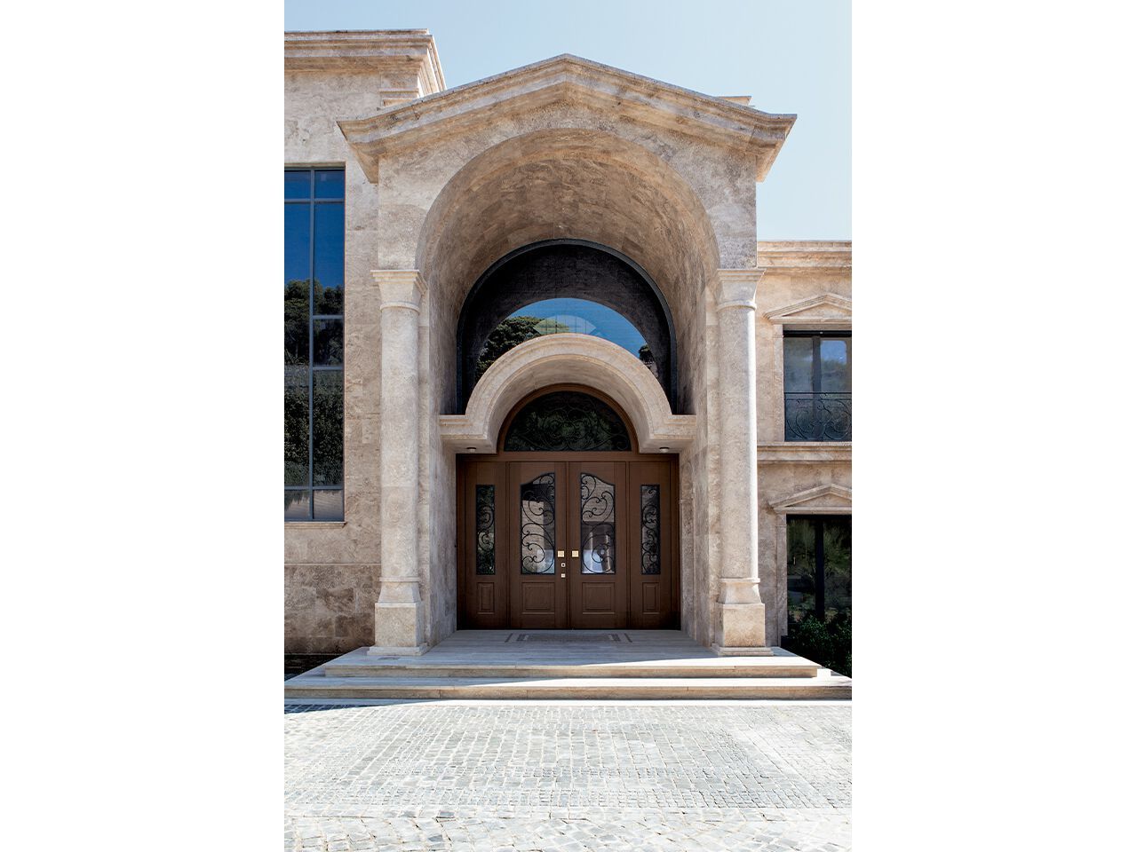 Бронированная входная дверь с открытыми петлями Oikos Evolution ARCH-00050448 - Вид №1