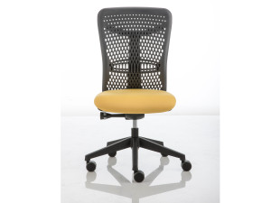 Регулируемое по высоте офисное кресло с колесами