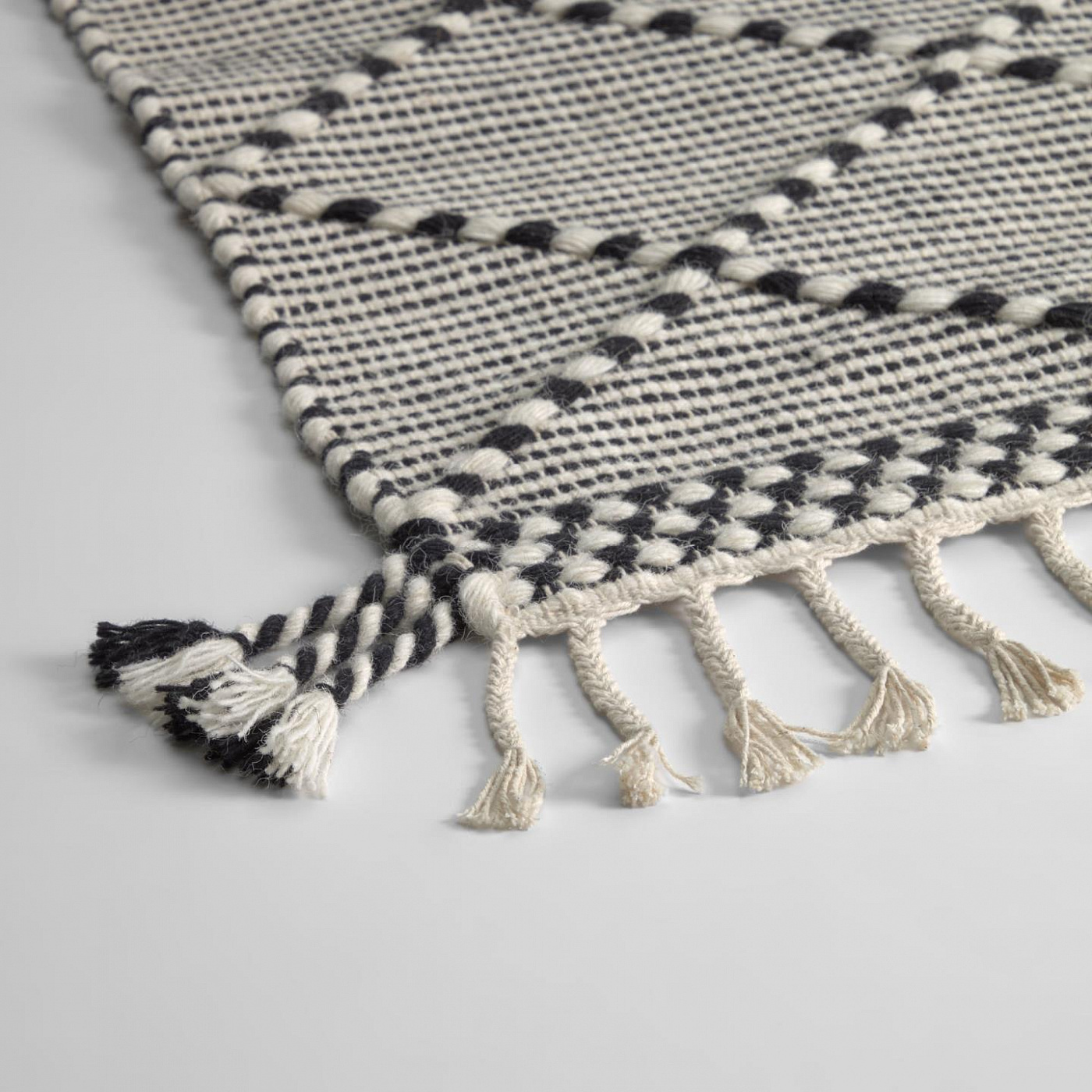 092208 Коврик черно-белый 60 x 90 cm La Forma Nurit 