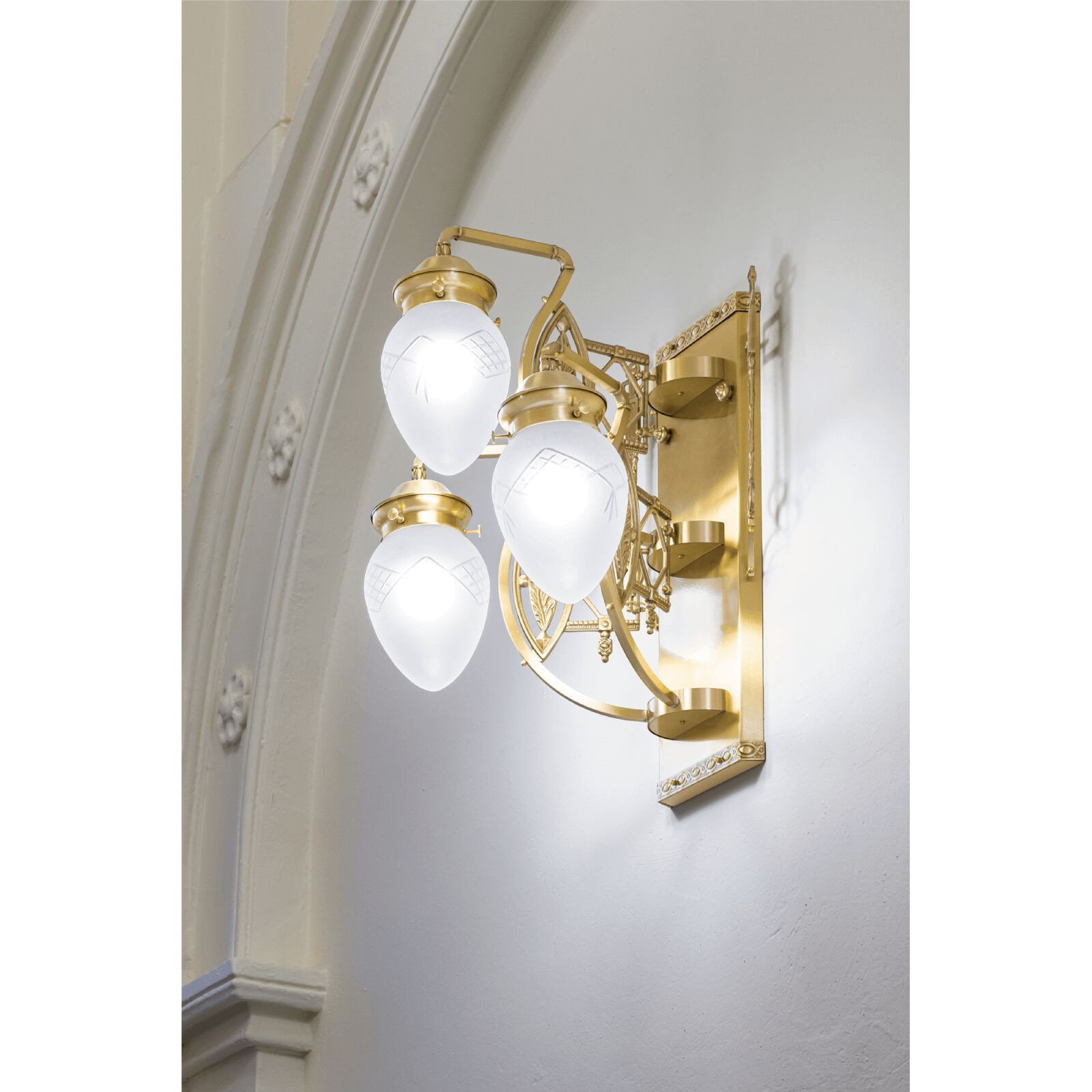 Настенный светильник из латуни и стекла Orion Будапешт ARCH-00056330 - Вид №4