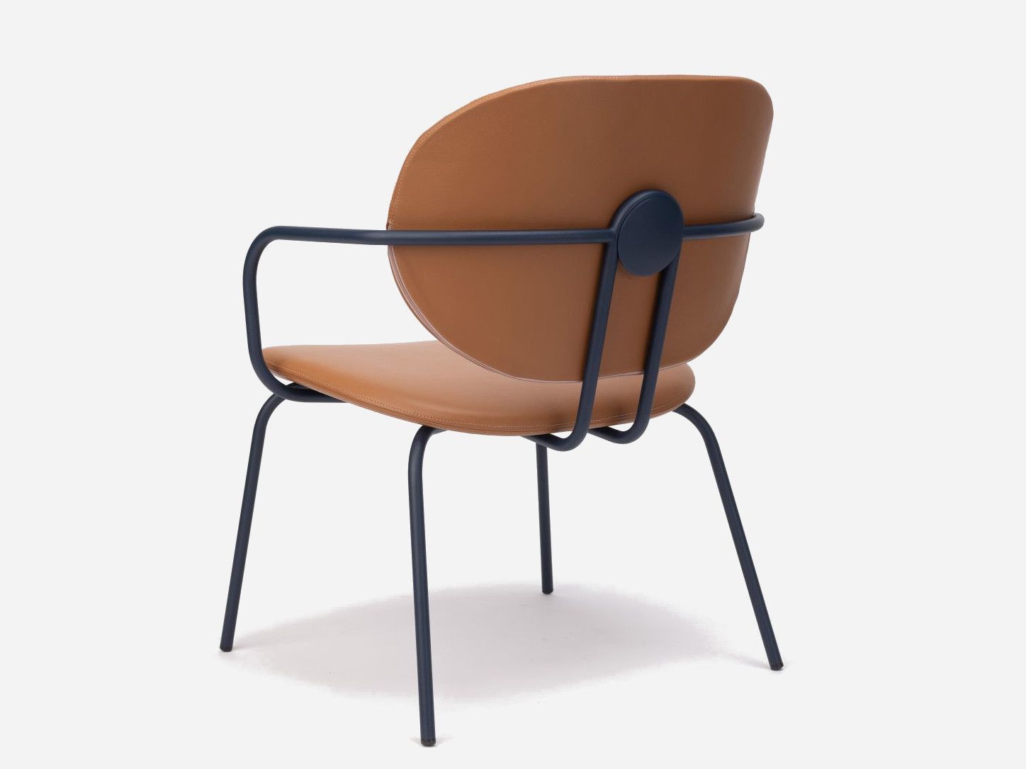 Стальной стул с подлокотниками с кожаной подушкой ONDARRETA Hari ARCH-00068480