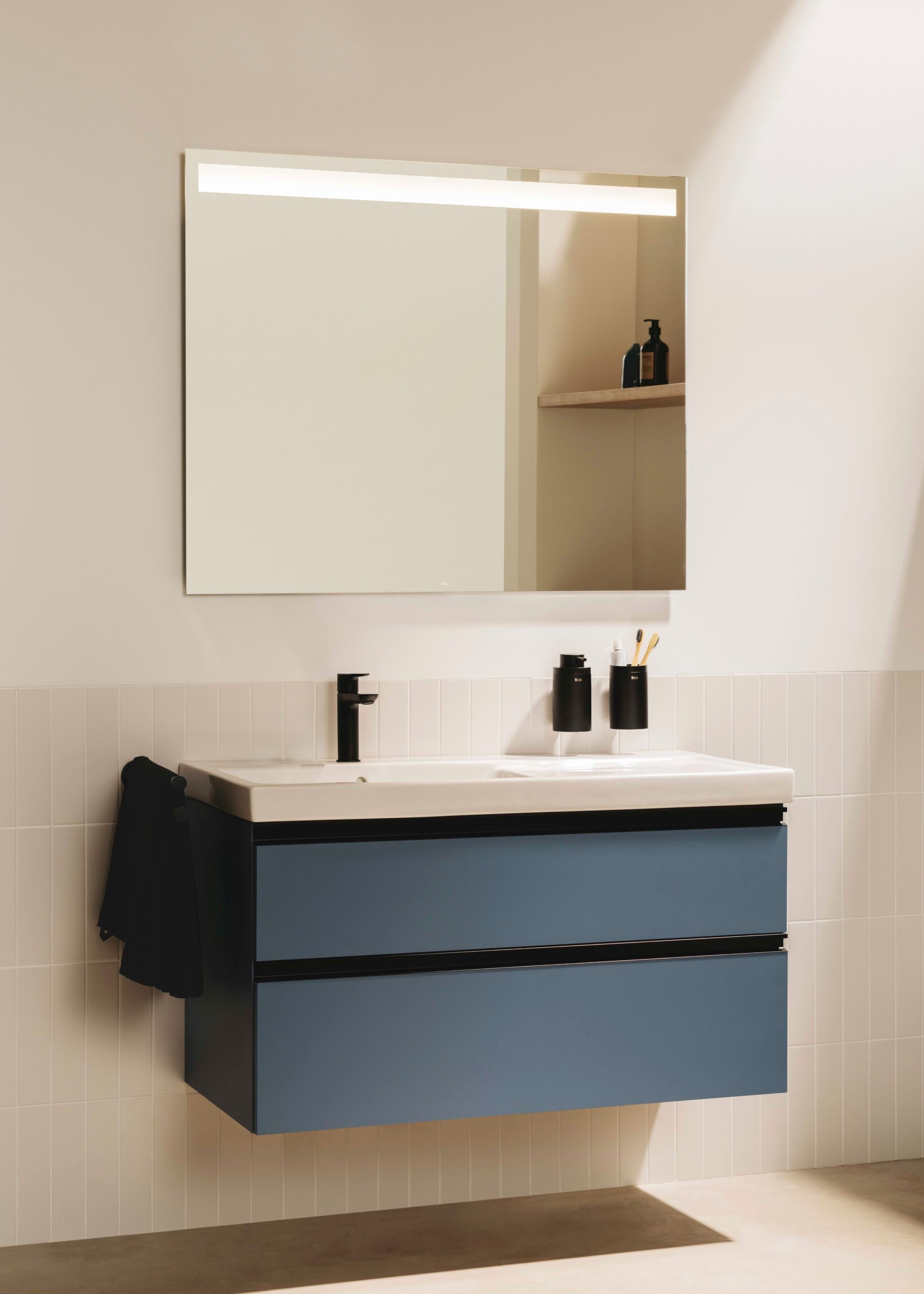 Фарфоровый подвесной прямоугольный умывальник Roca The Gap ARCH-00082132 - Вид №2