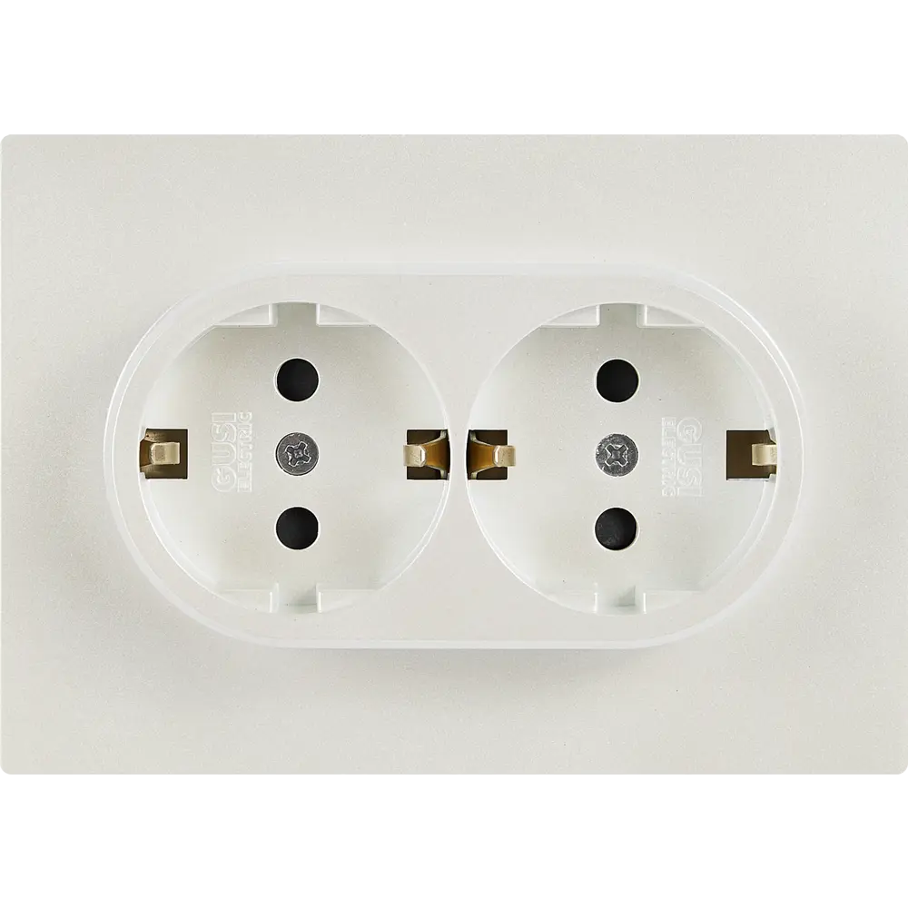 Розетка двойная встраиваемая Gusi Electric с заземлением со шторкой цвет жемчуг Ugra STLM-2000924