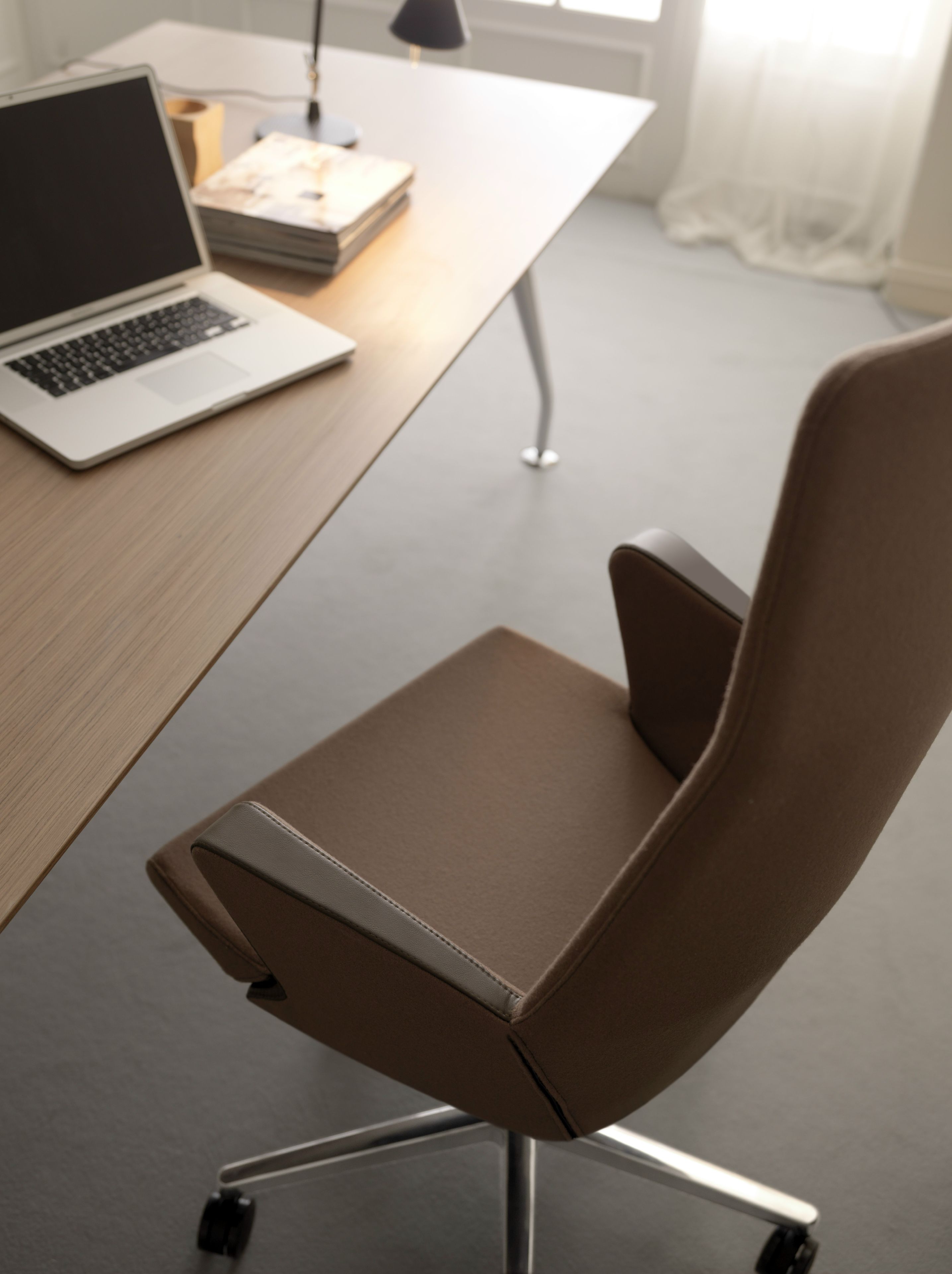 Регулируемое по высоте офисное кресло руководителя с подлокотниками 5 спиц Quinti Sedute Hyway ARCH-00131112 - Вид №4