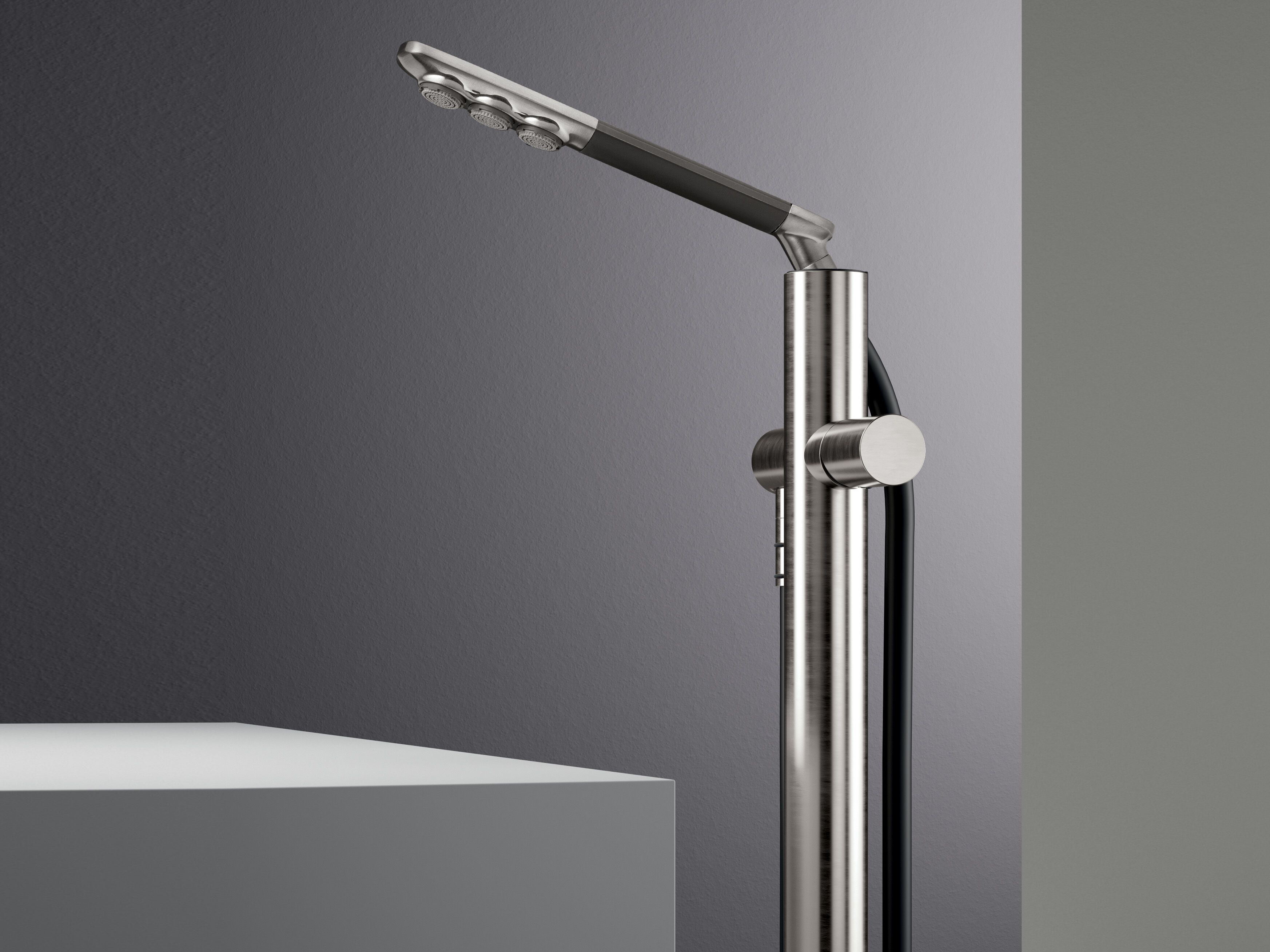 Напольный смеситель для ванны с ручным душем Zazzeri Surf ARCH-00062211