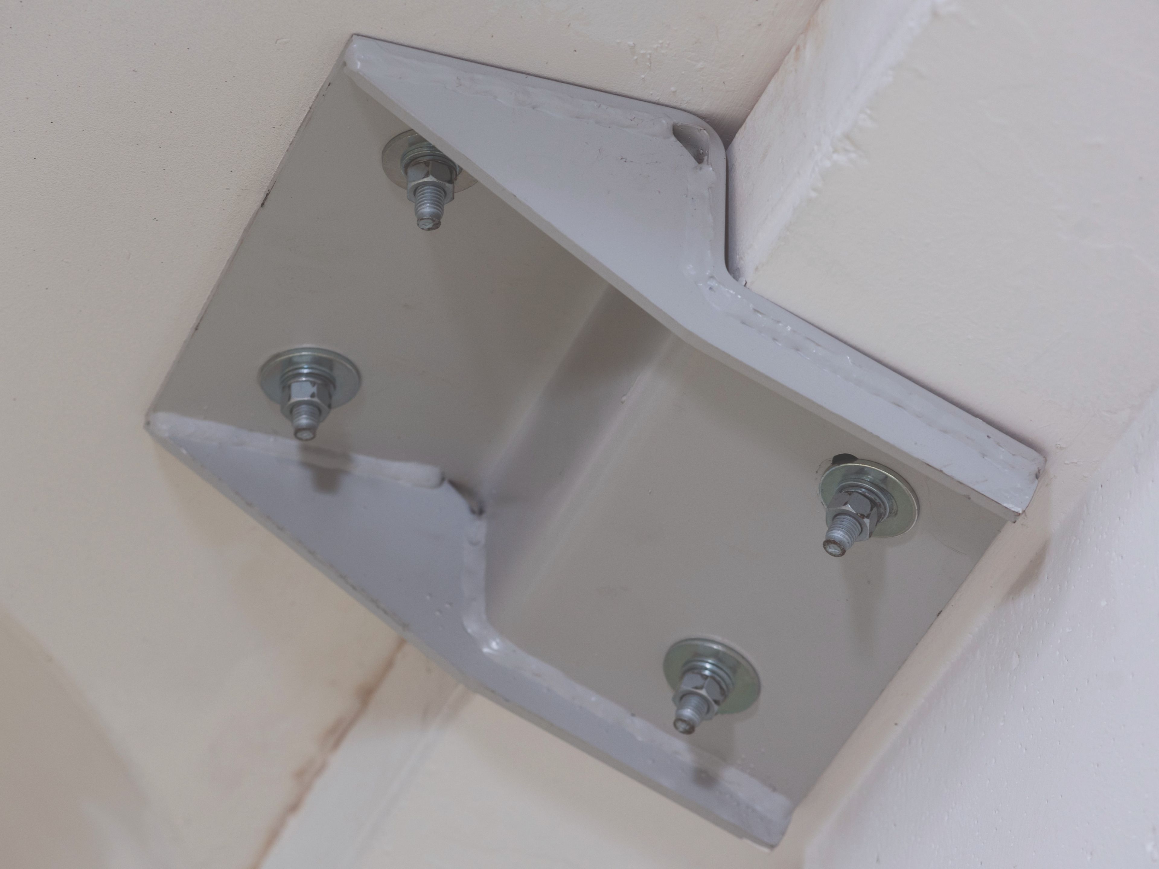 Система ограничения черепицы крыла и балки с двойным уклоном Seriana Vincolo tegolo alare – trave ARCH-00102171 - Вид №1