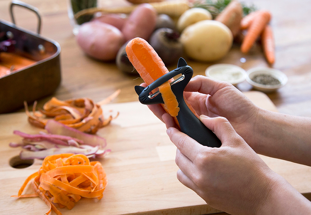 PE886 Пиллер для овощей catpeeler черный Peleg Design  - Вид №4