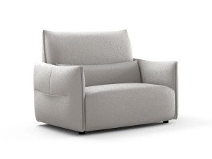 Тканевое кресло с подлокотниками